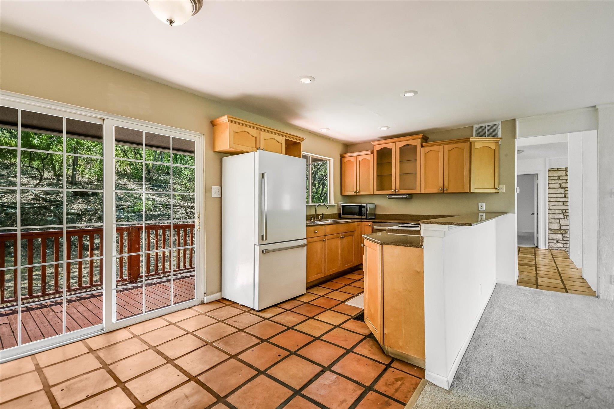1626 Westlake DR — photo 5