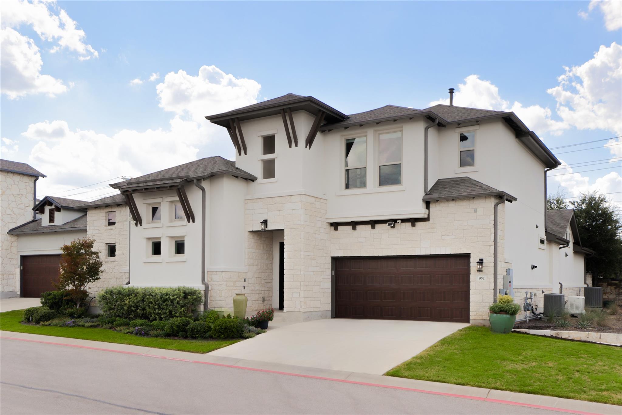 952 Indian Hawthorne DR #V — photo 3