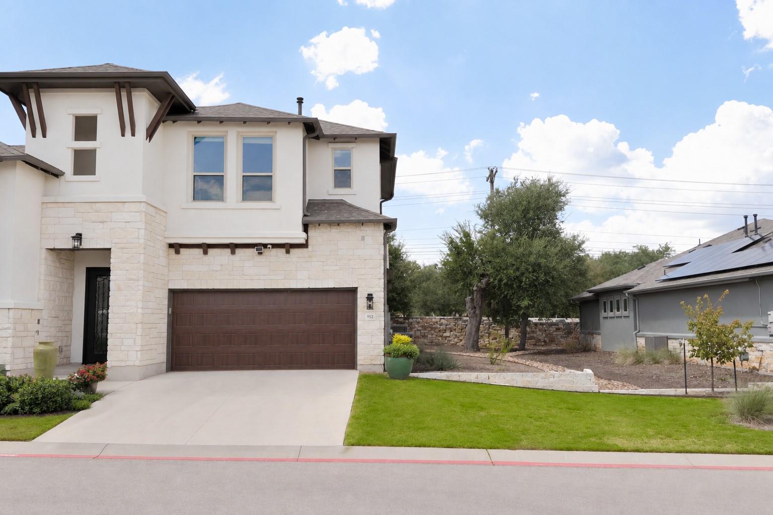 952 Indian Hawthorne DR #V — photo 4