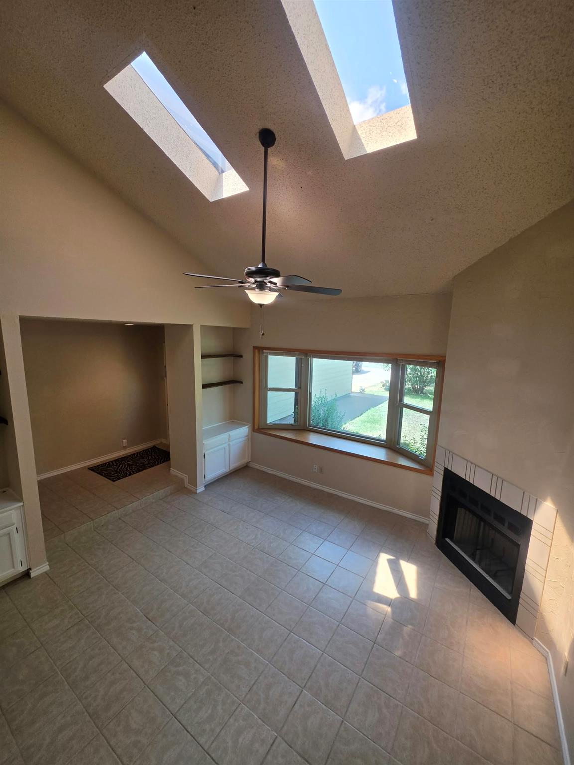 5503 Thunderbird ST #B — photo 3