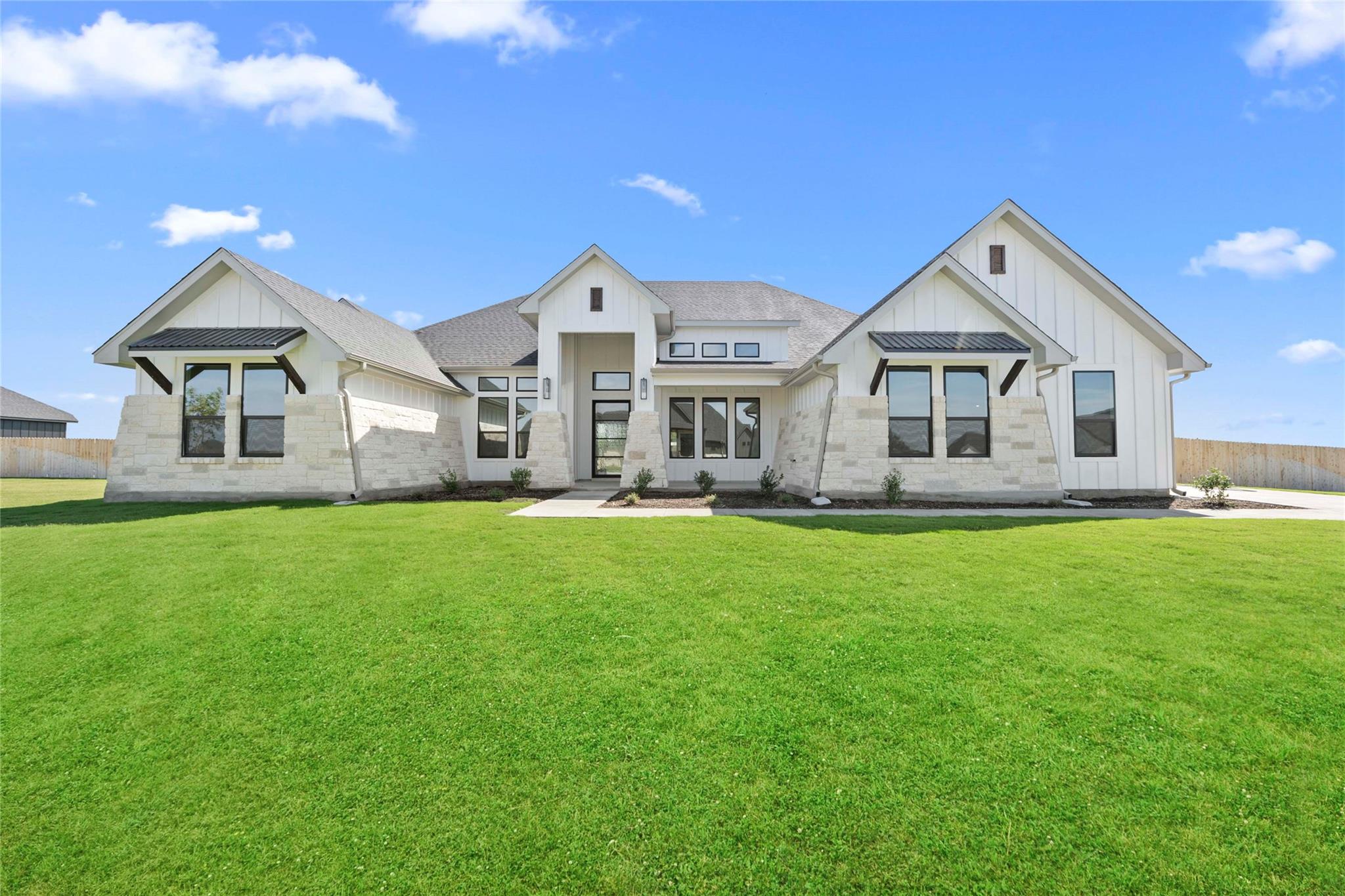 6774 Kings Mill DR — photo 3
