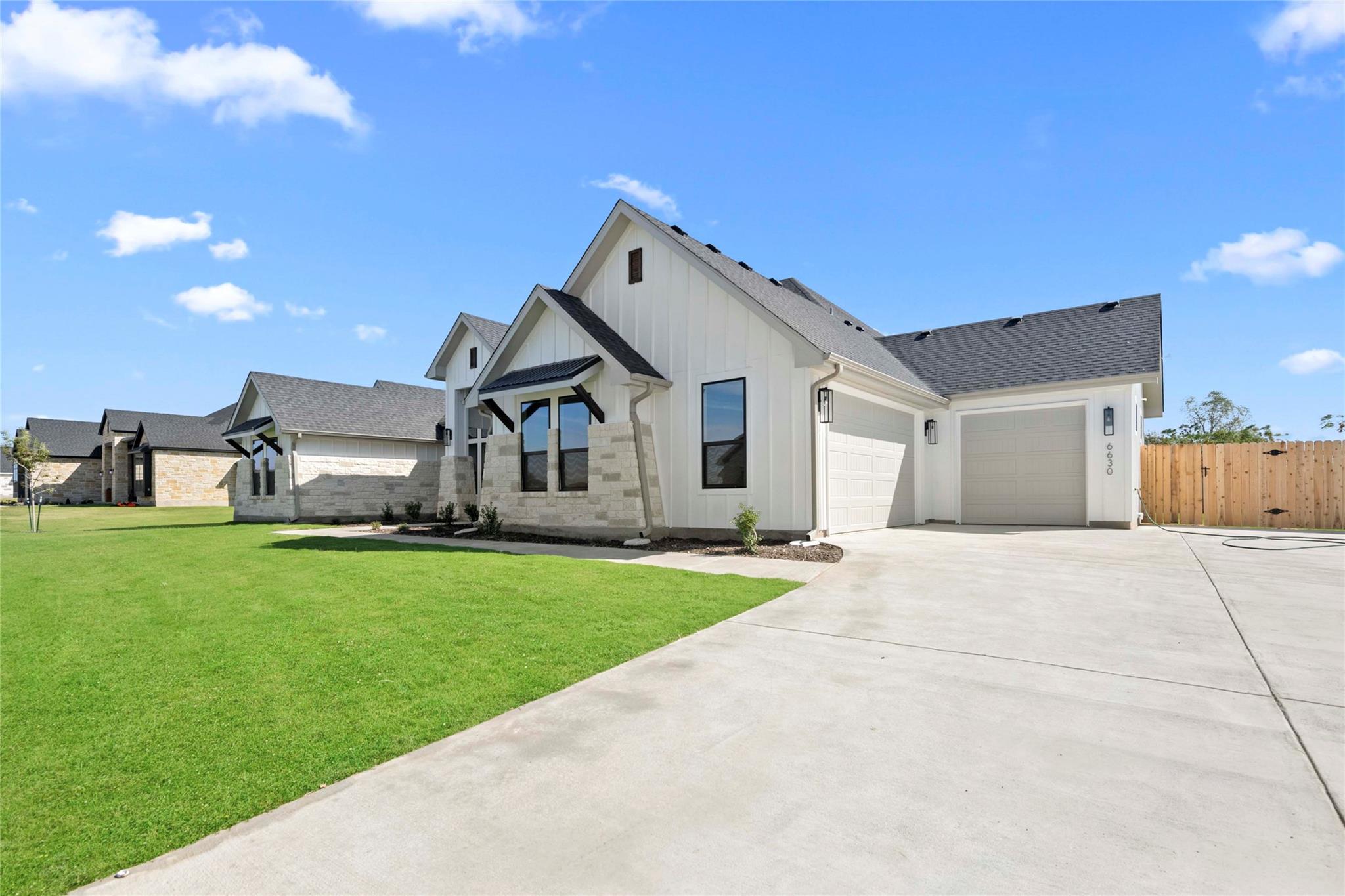 6774 Kings Mill DR — photo 4