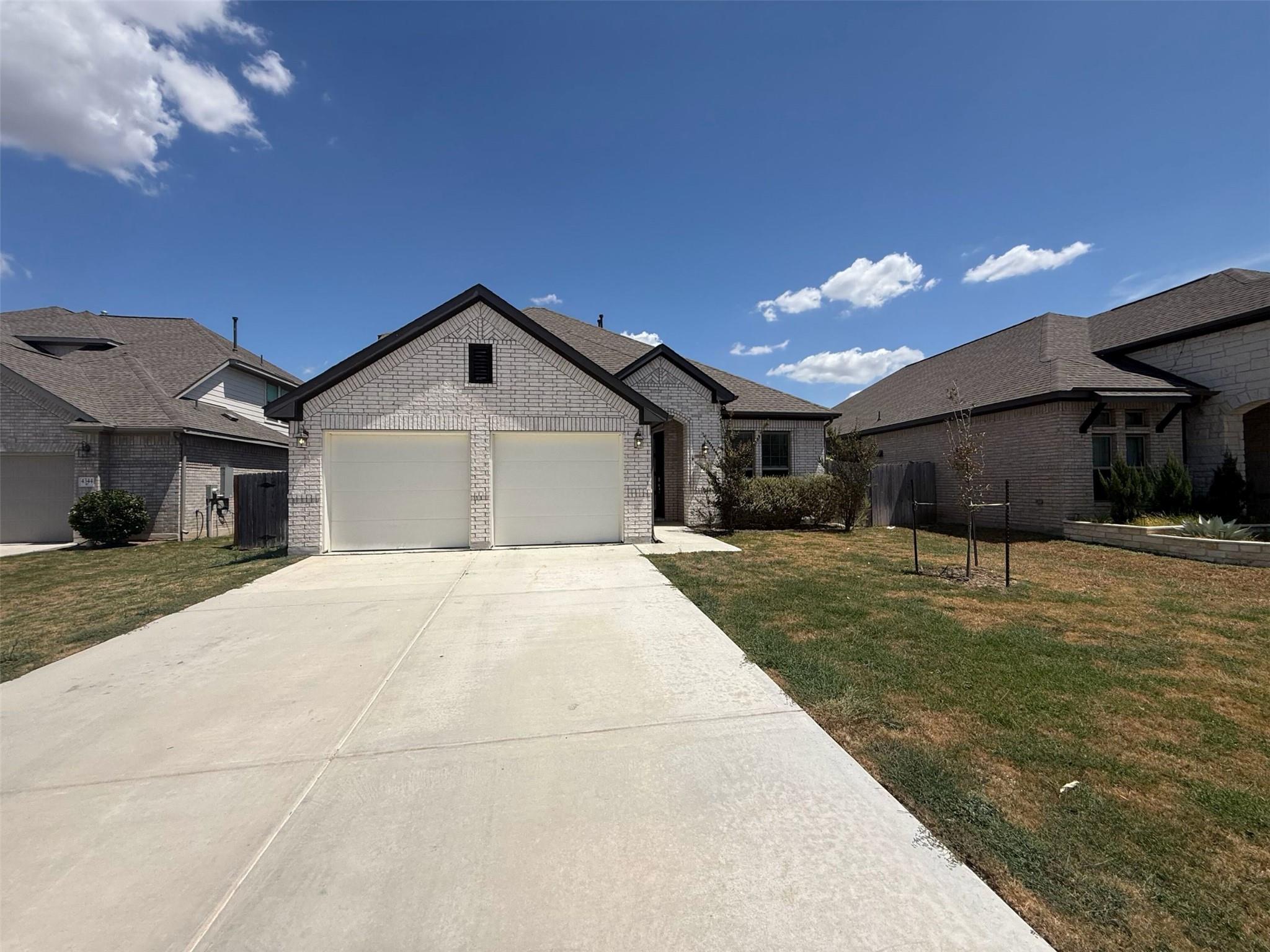 4437 Shady Hill LN