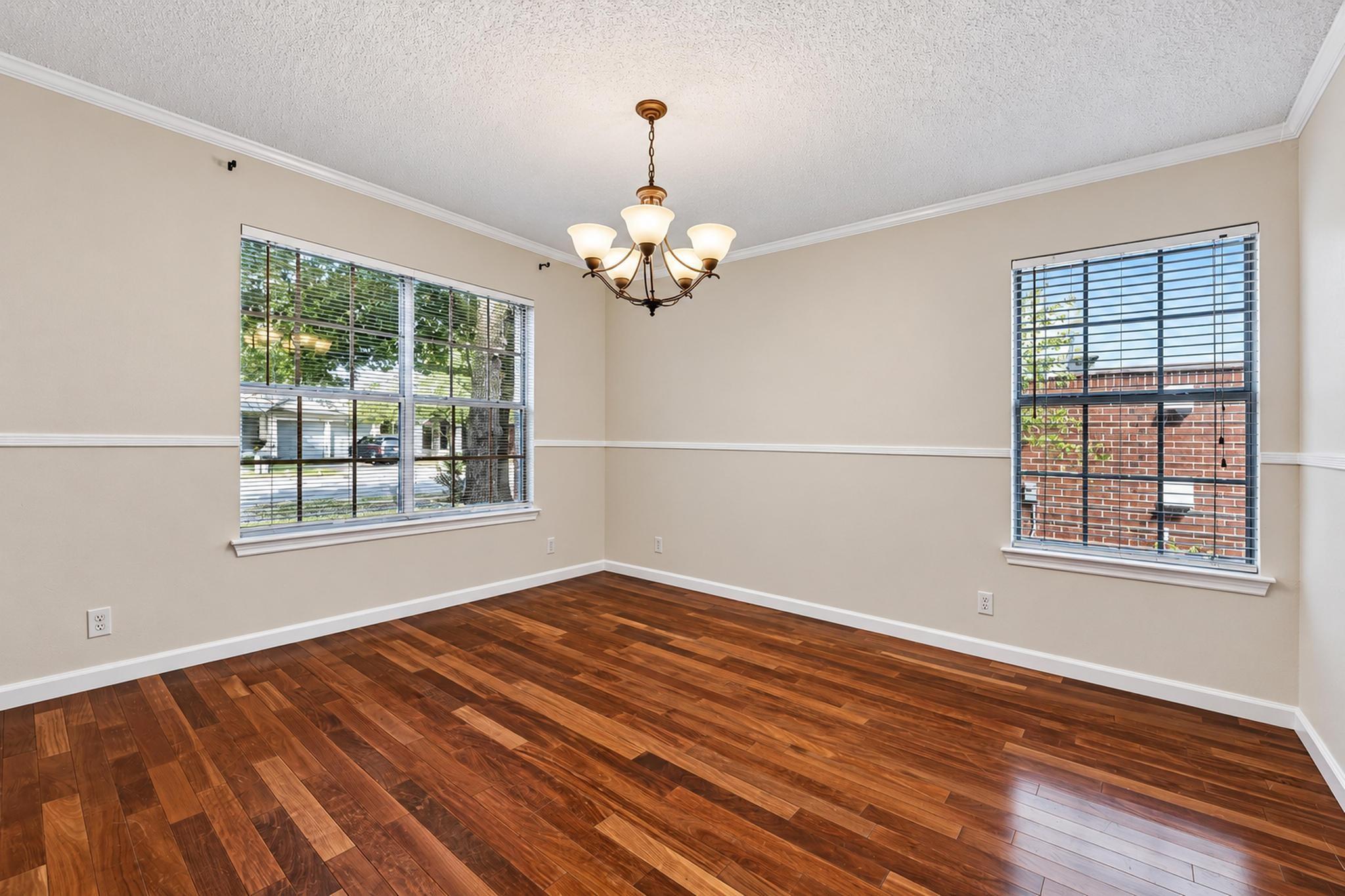 2616 Oakwood Glen DR — photo 5