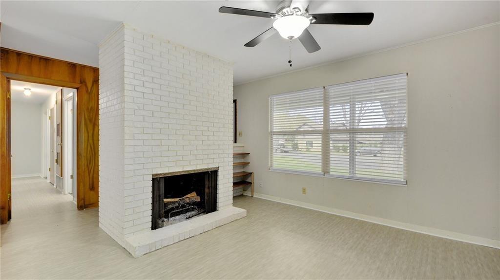 703 Buckingham CIR — photo 4