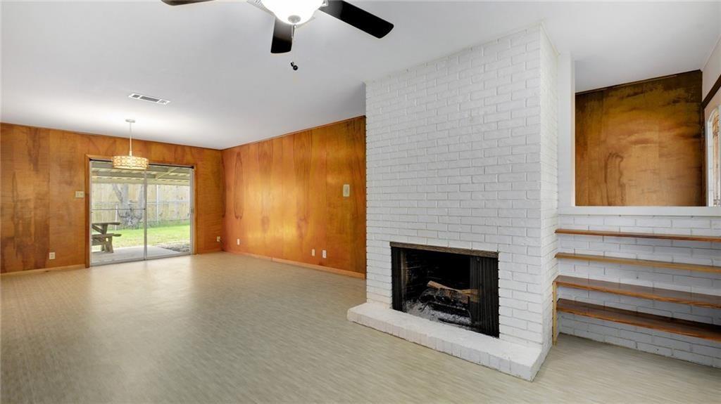 703 Buckingham CIR — photo 3