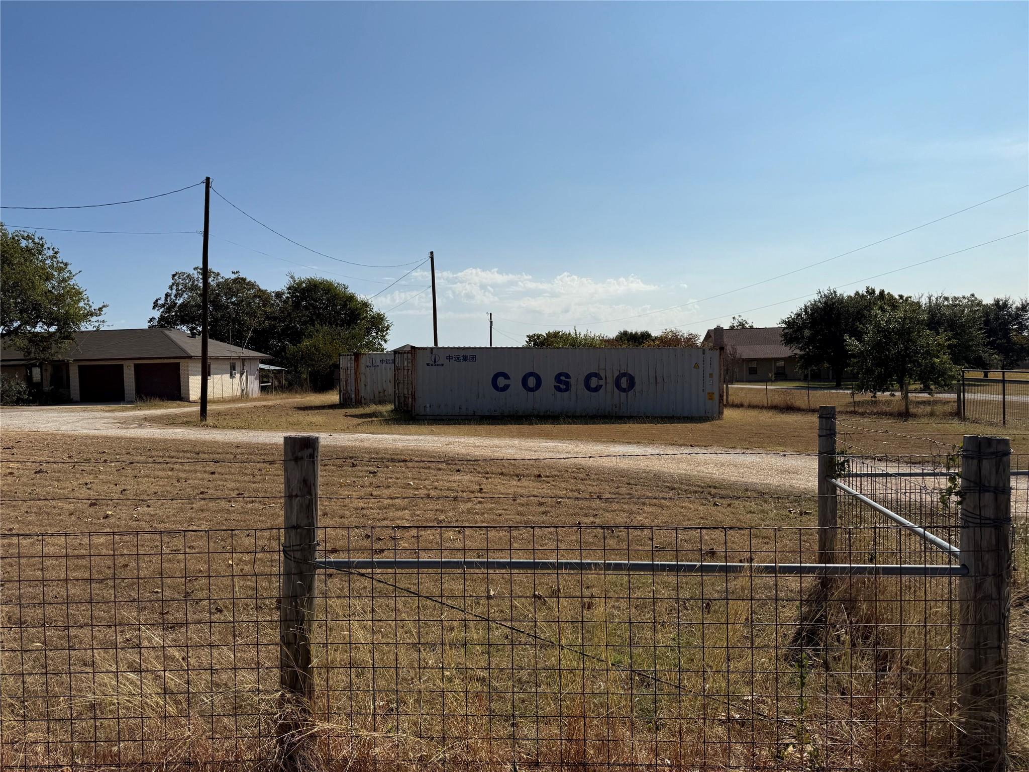 13200 IH 35 Highway — photo 4