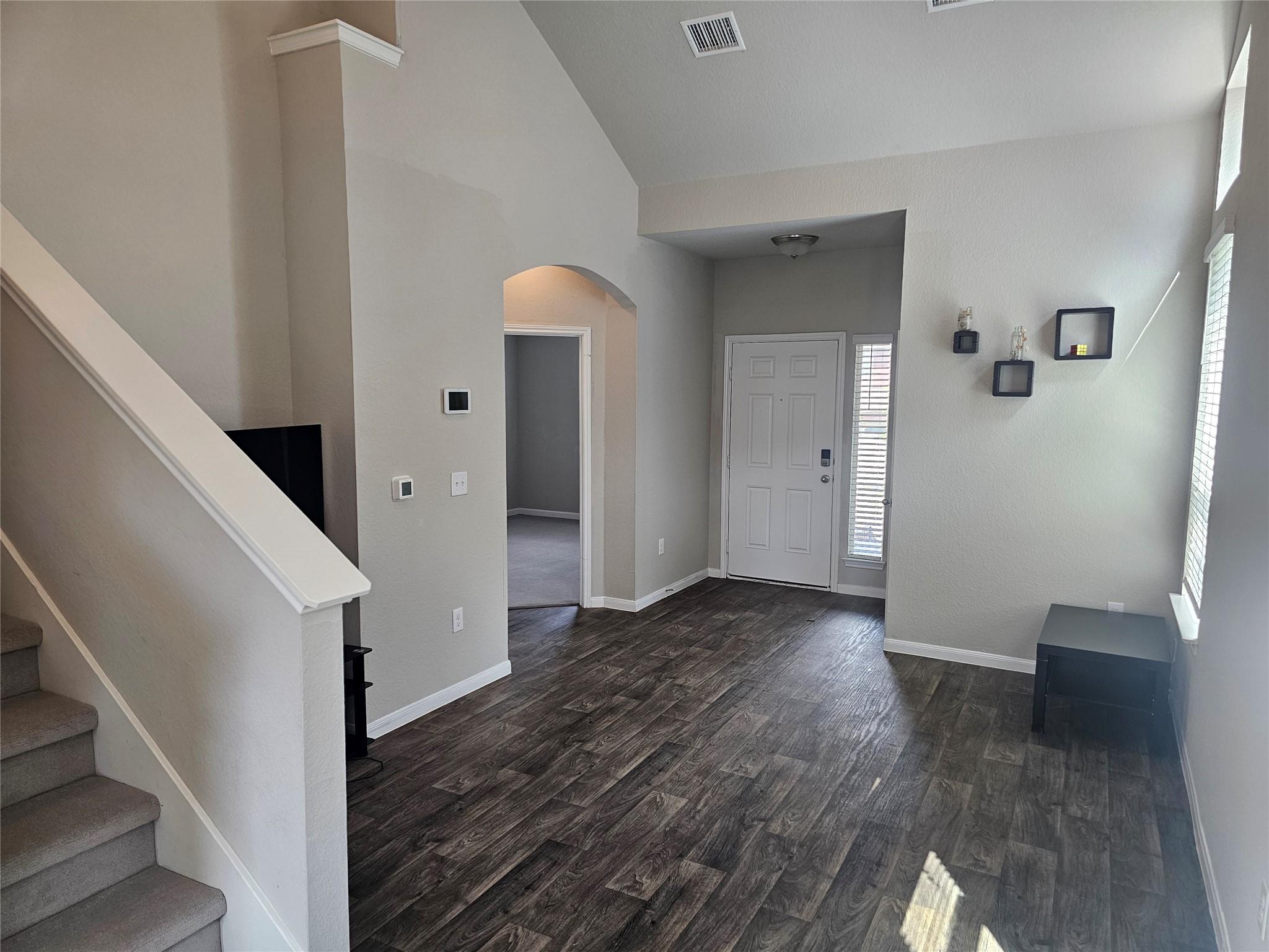 10504 Fulton Ave — photo 3