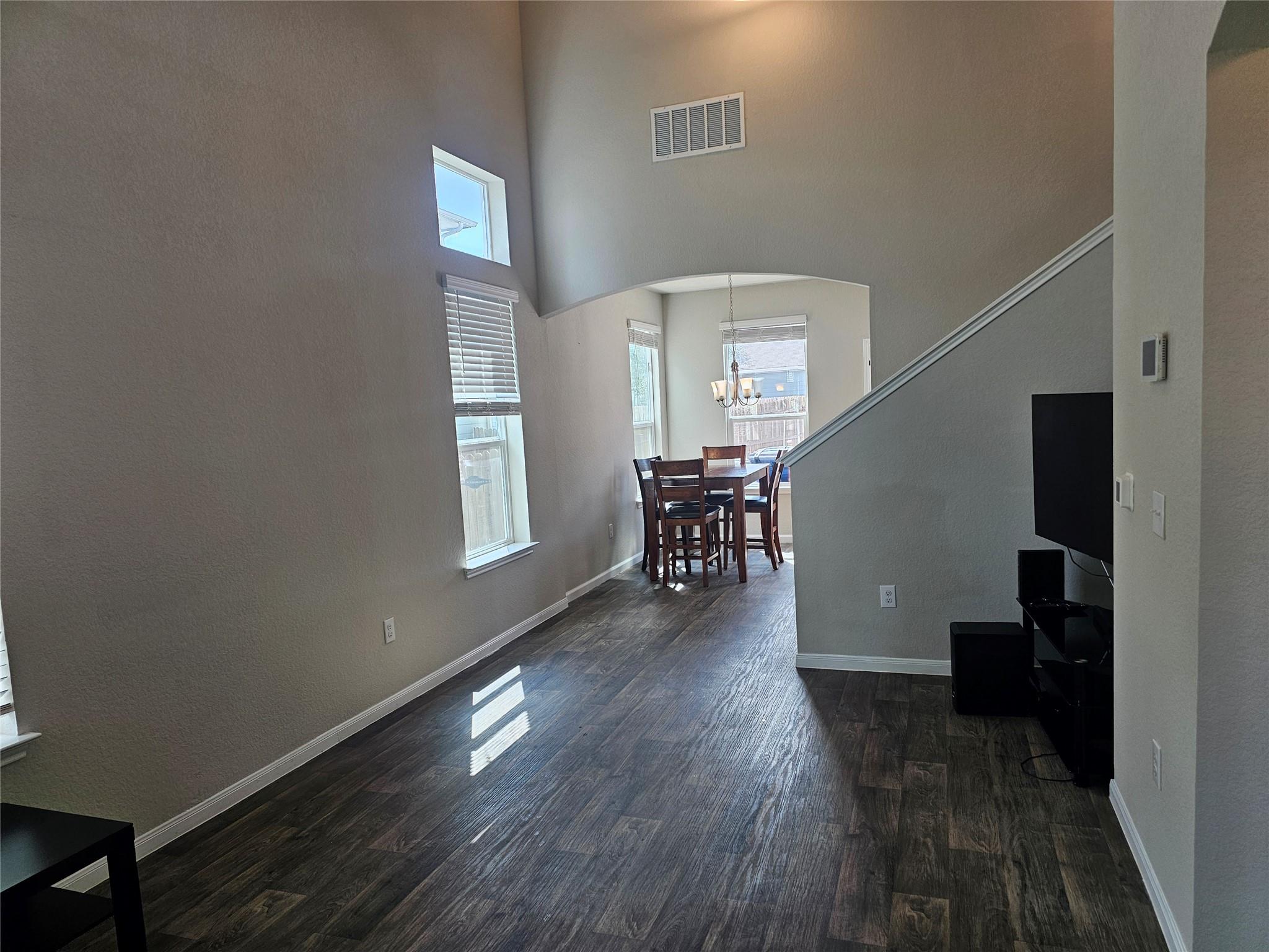 10504 Fulton Ave — photo 4