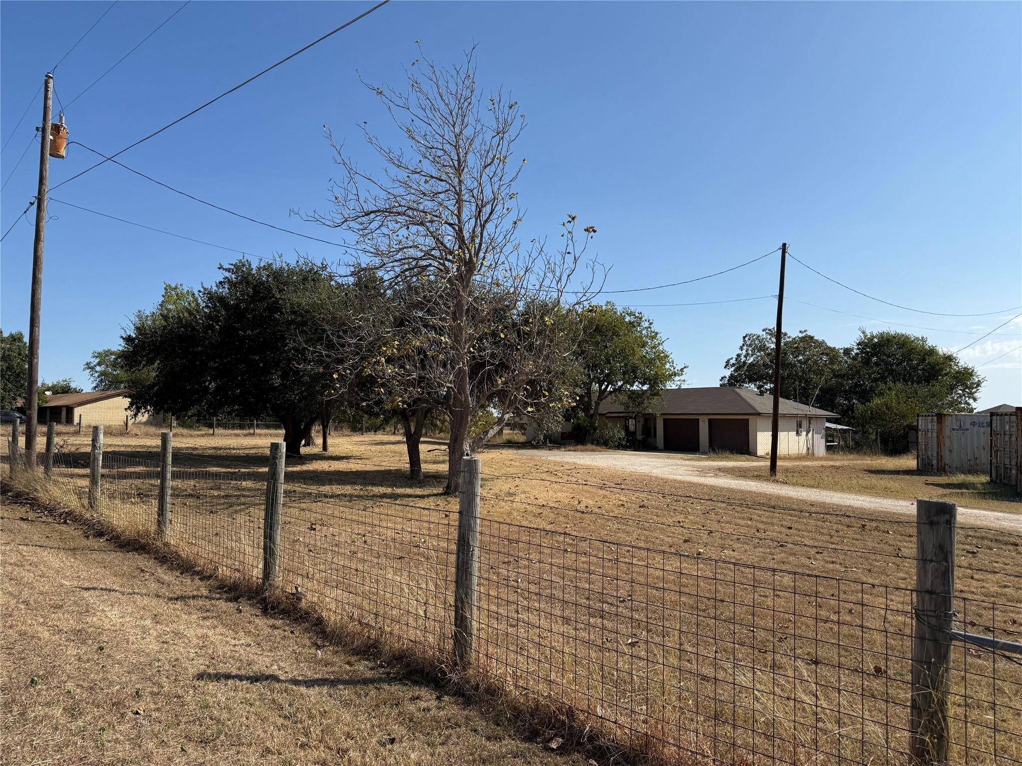 13200 IH 35 Highway — photo 3