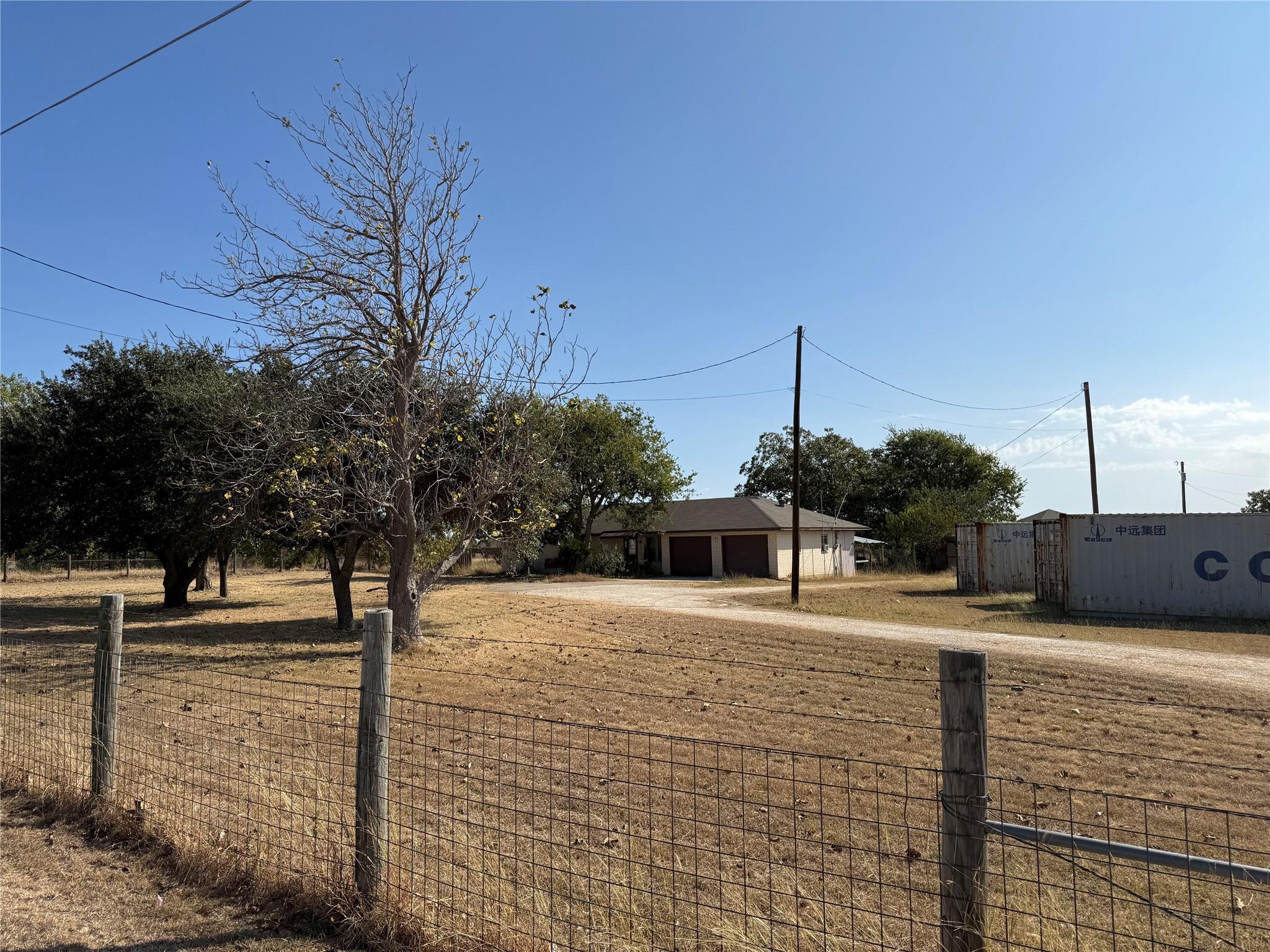 13200 IH 35 Highway — photo 5