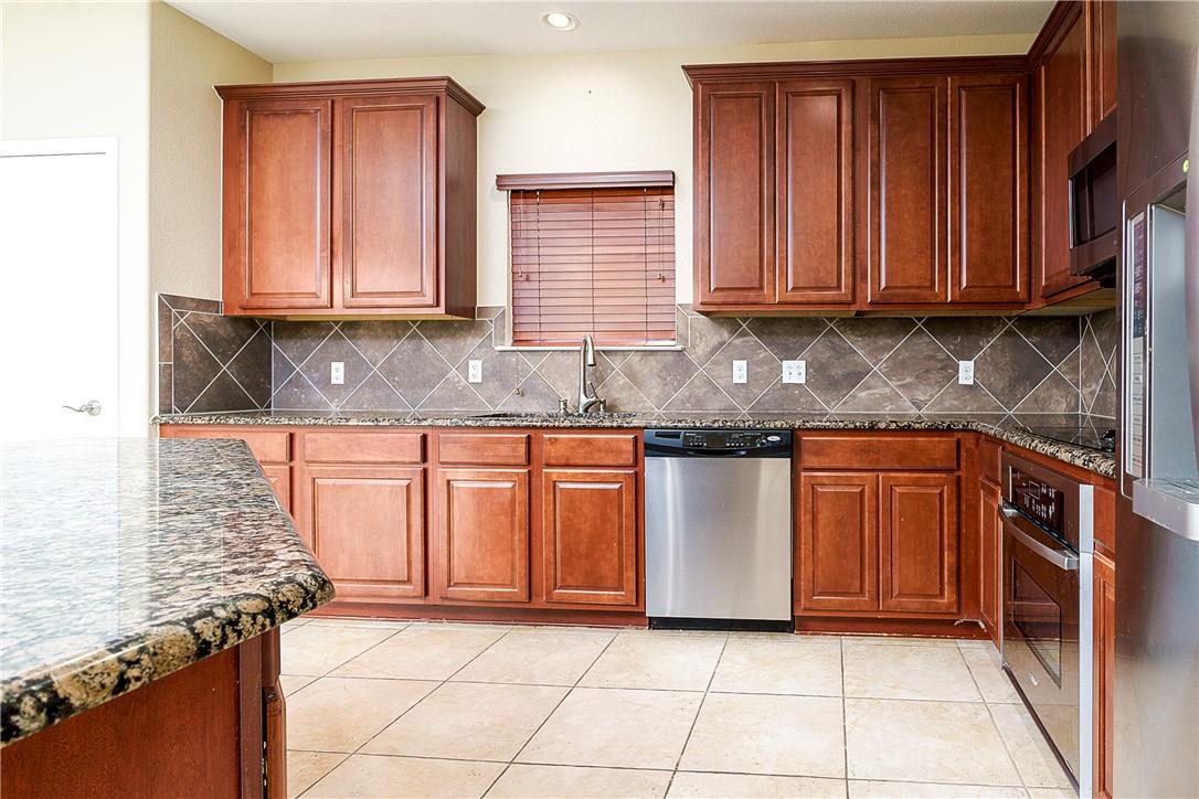 413 Kissing Oak DR — photo 3
