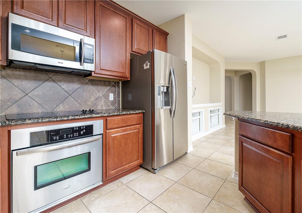 413 Kissing Oak DR — photo 5