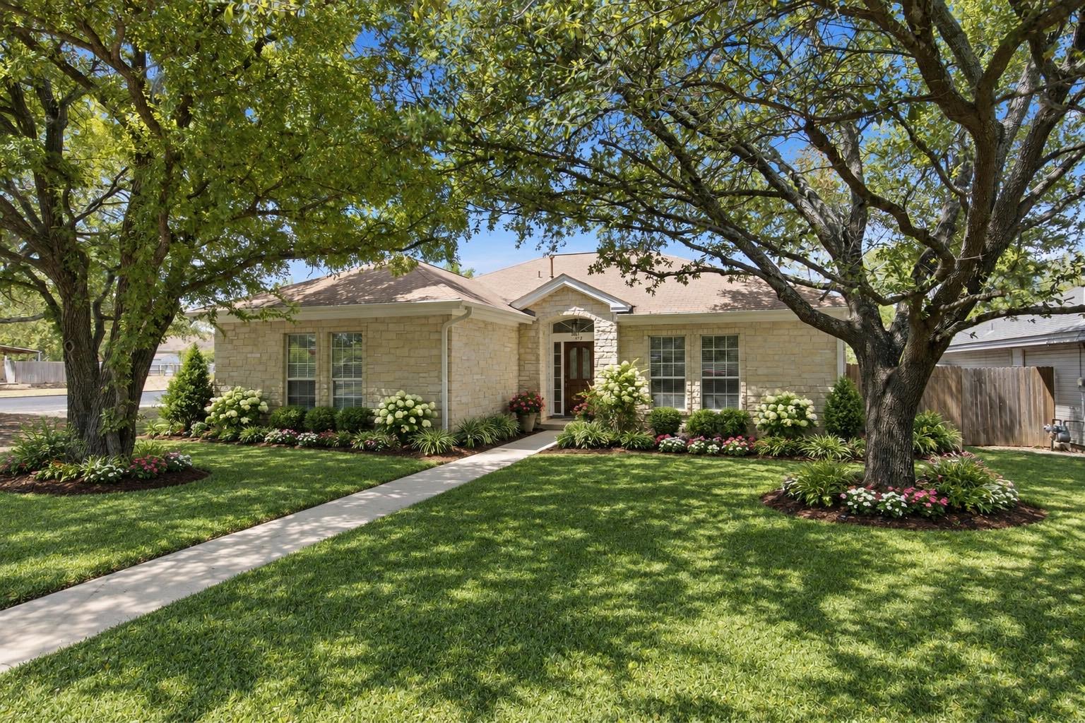312 DEBORA DR