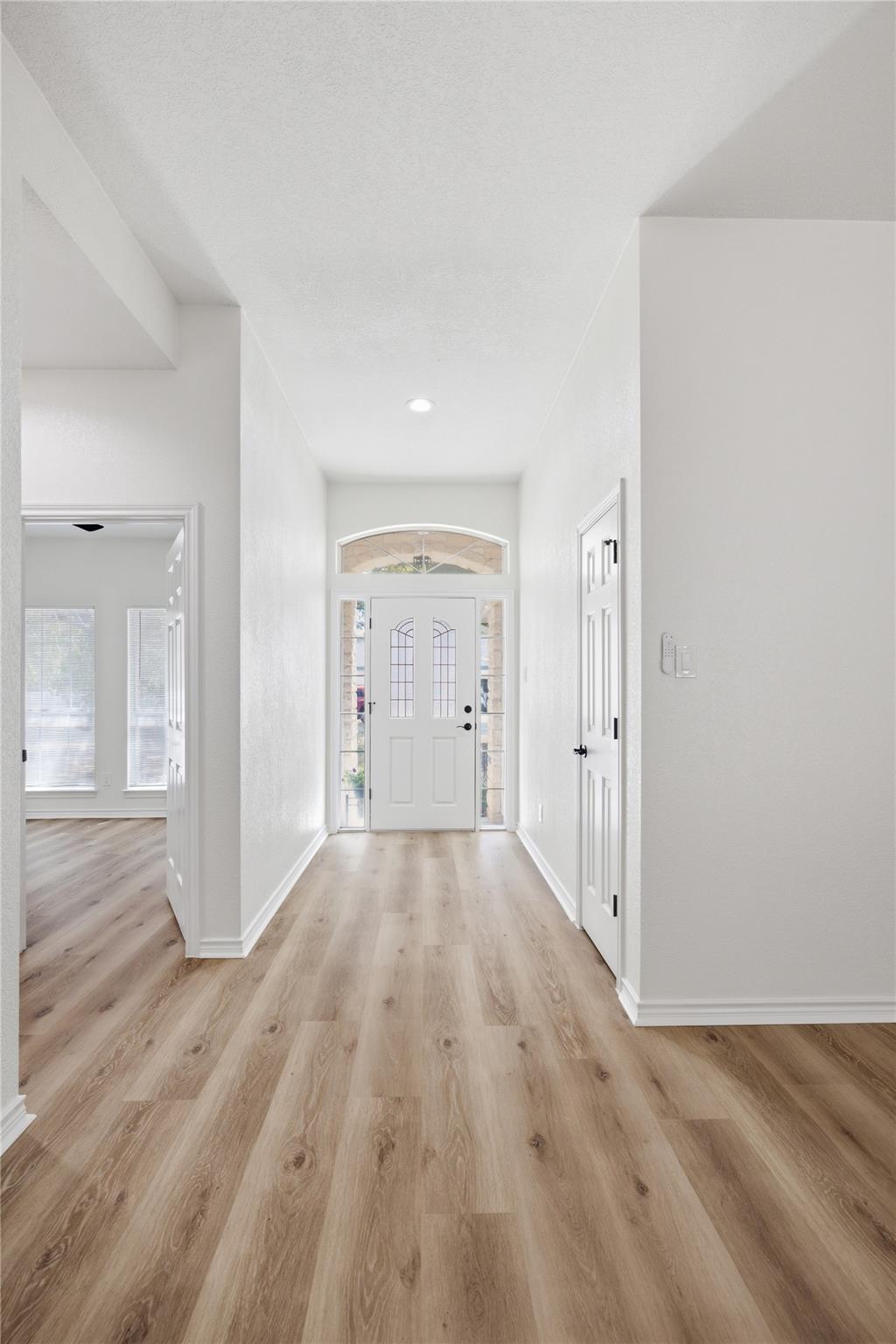 312 DEBORA DR — photo 5
