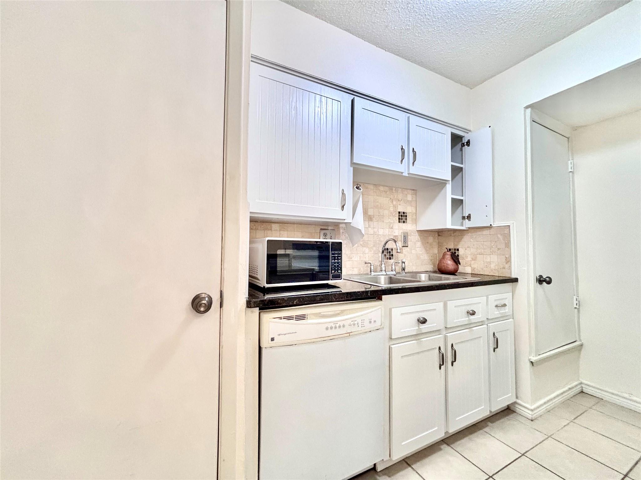 7407 Shadow Hill DR — photo 4