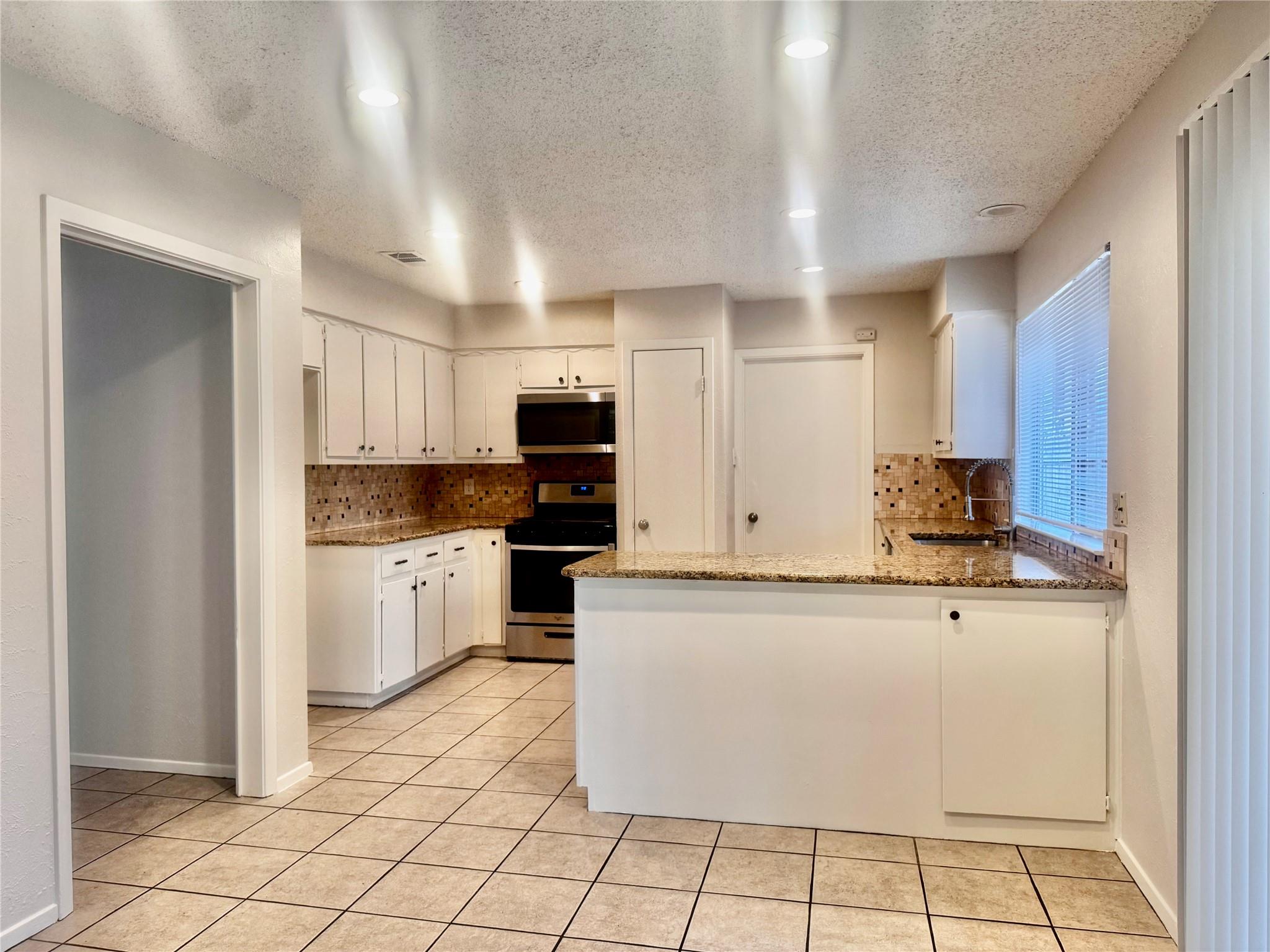 12001 Ladrido LN — photo 5