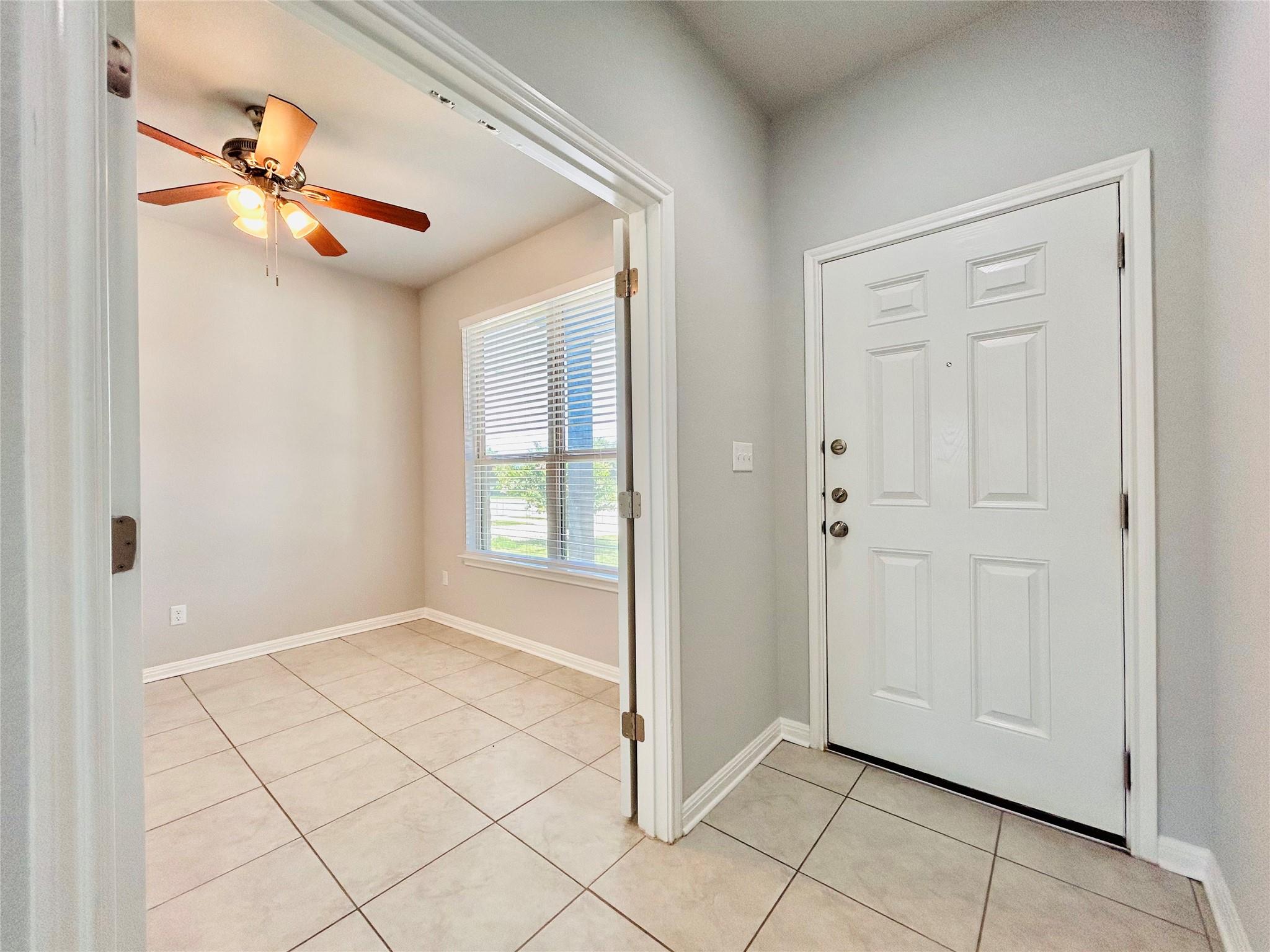 1156 Capra LN — photo 5