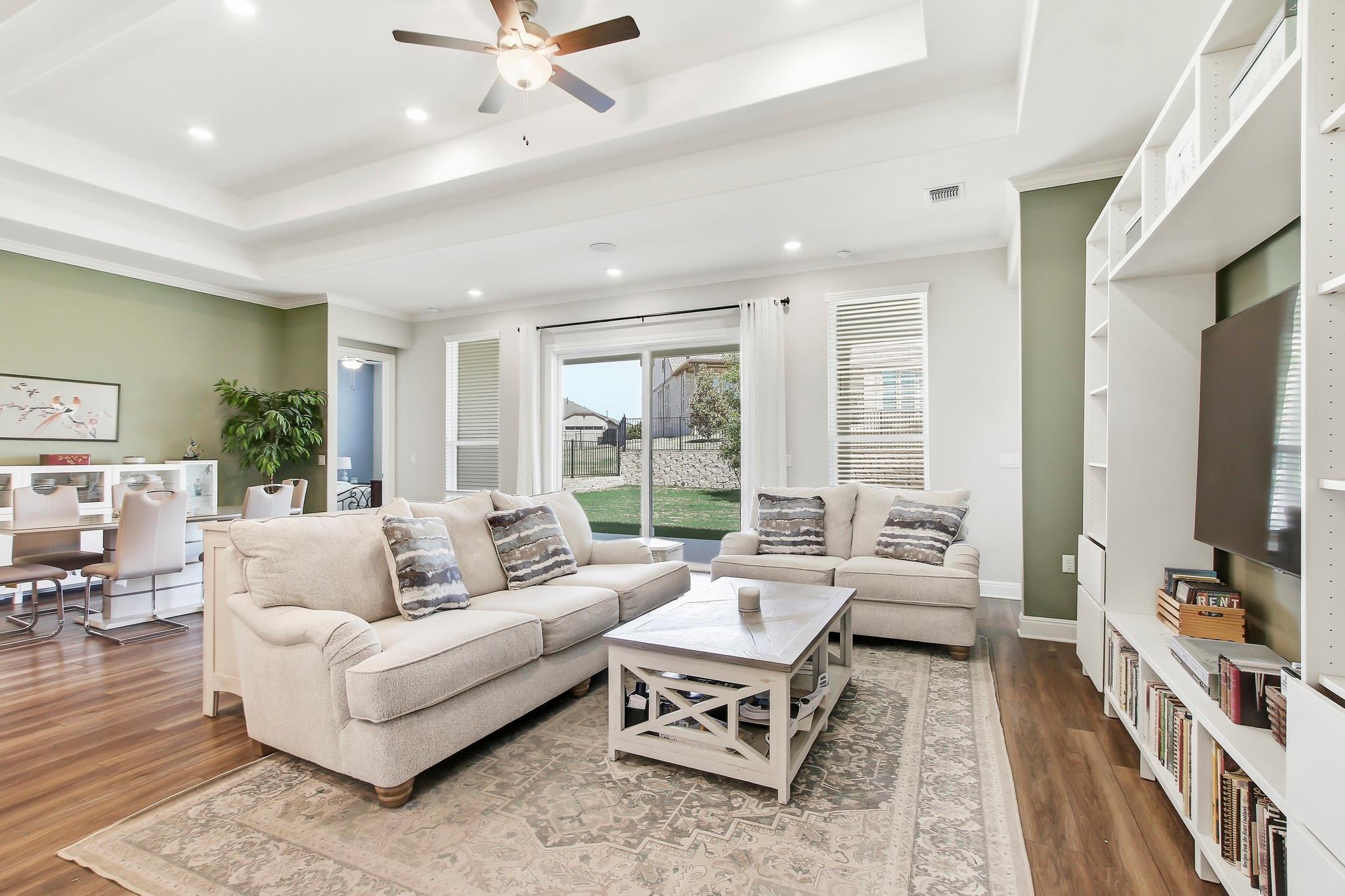305 Iron Rail LN — photo 4