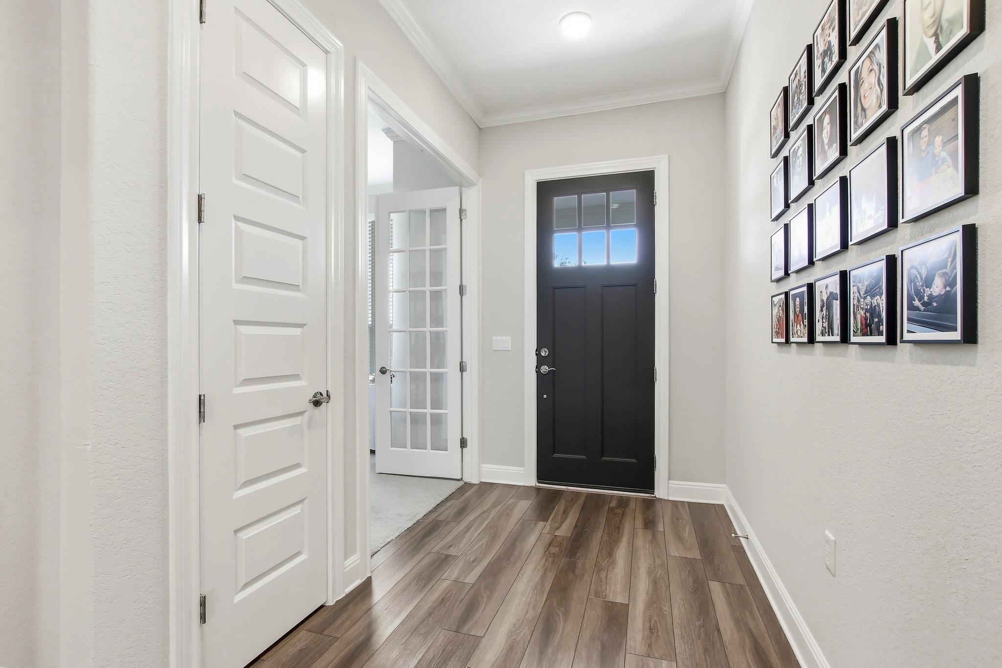 305 Iron Rail LN — photo 3