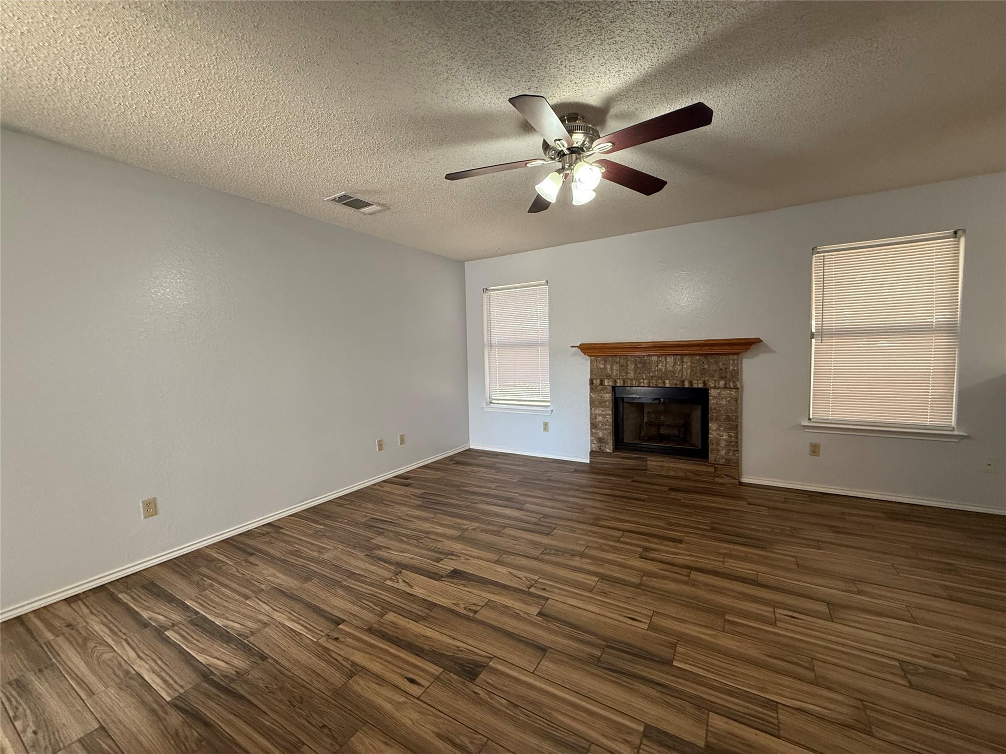 1914 Hollow Ridge DR — photo 3