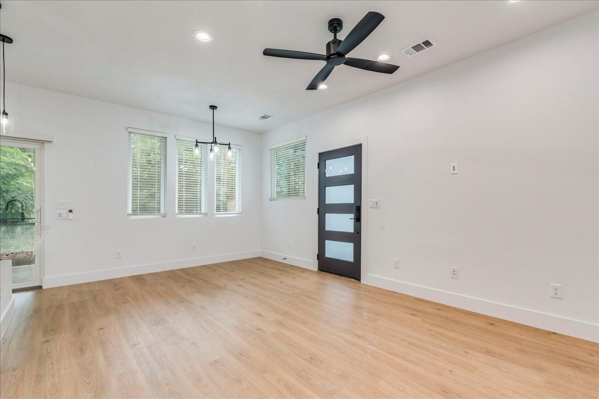 2302 Maxwell LN #2 — photo 5