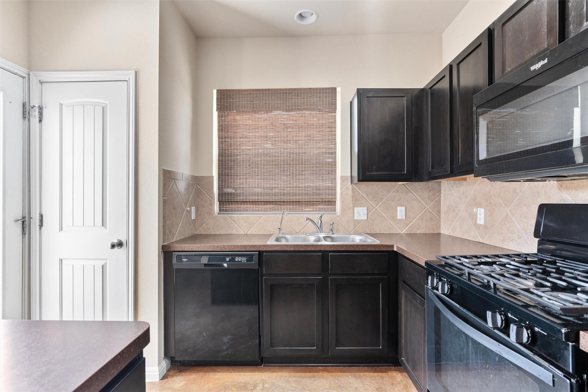 4606 Graceful LN — photo 4