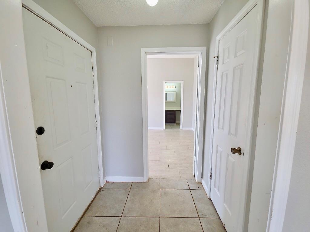 1081 Private Road 7023 — photo 3