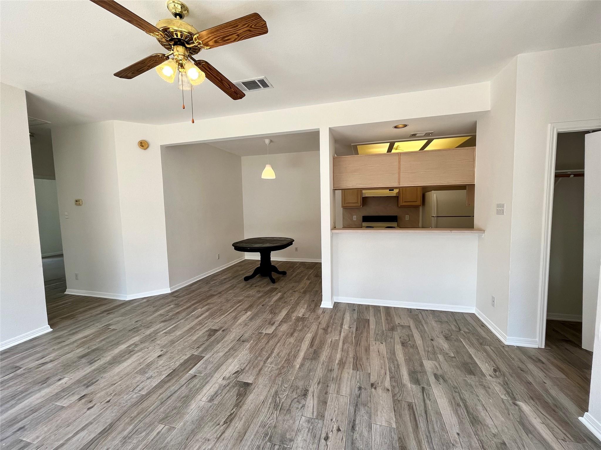 515 GREGORY CT — photo 3