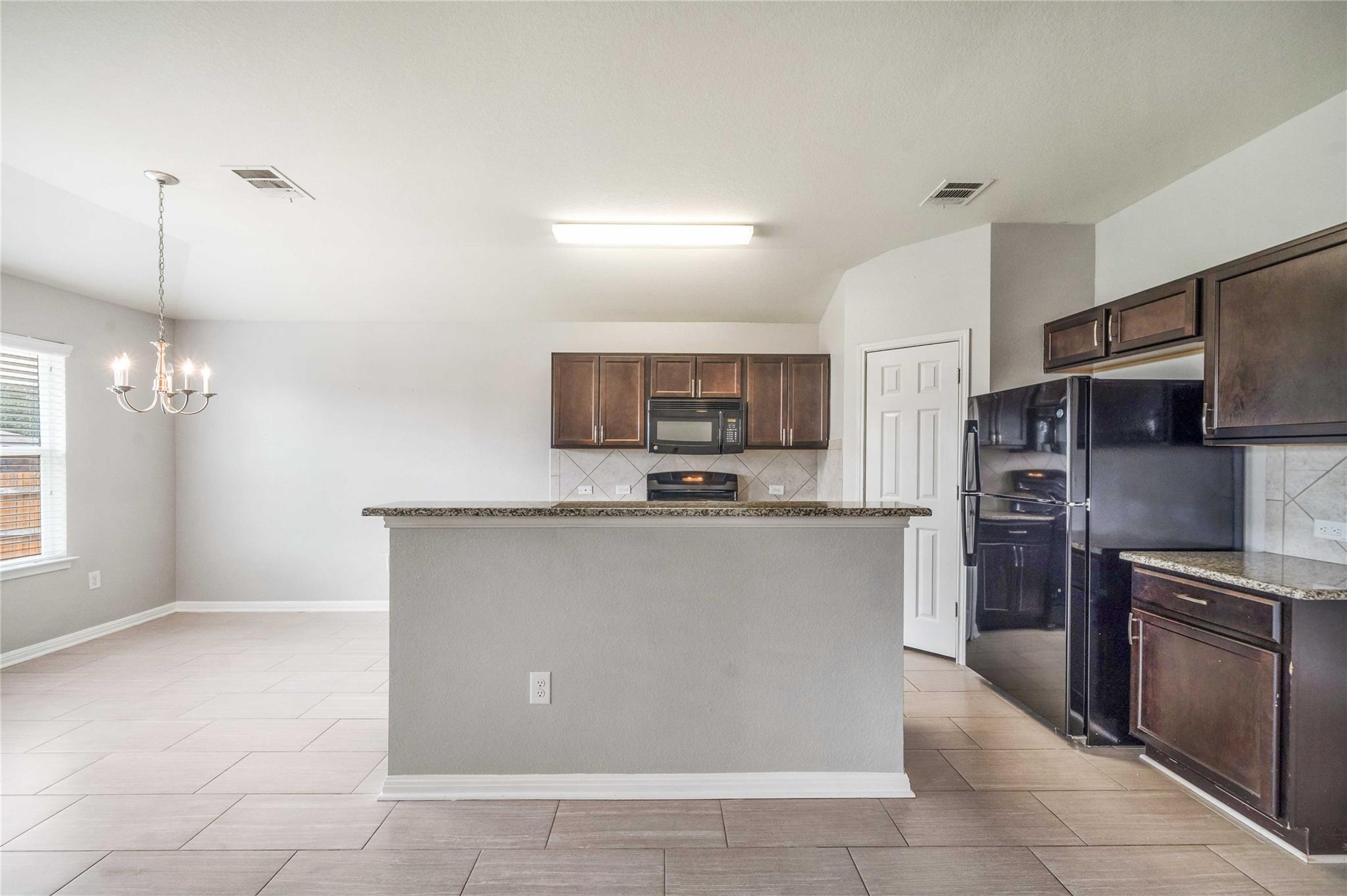 314 Foxglove DR — photo 5