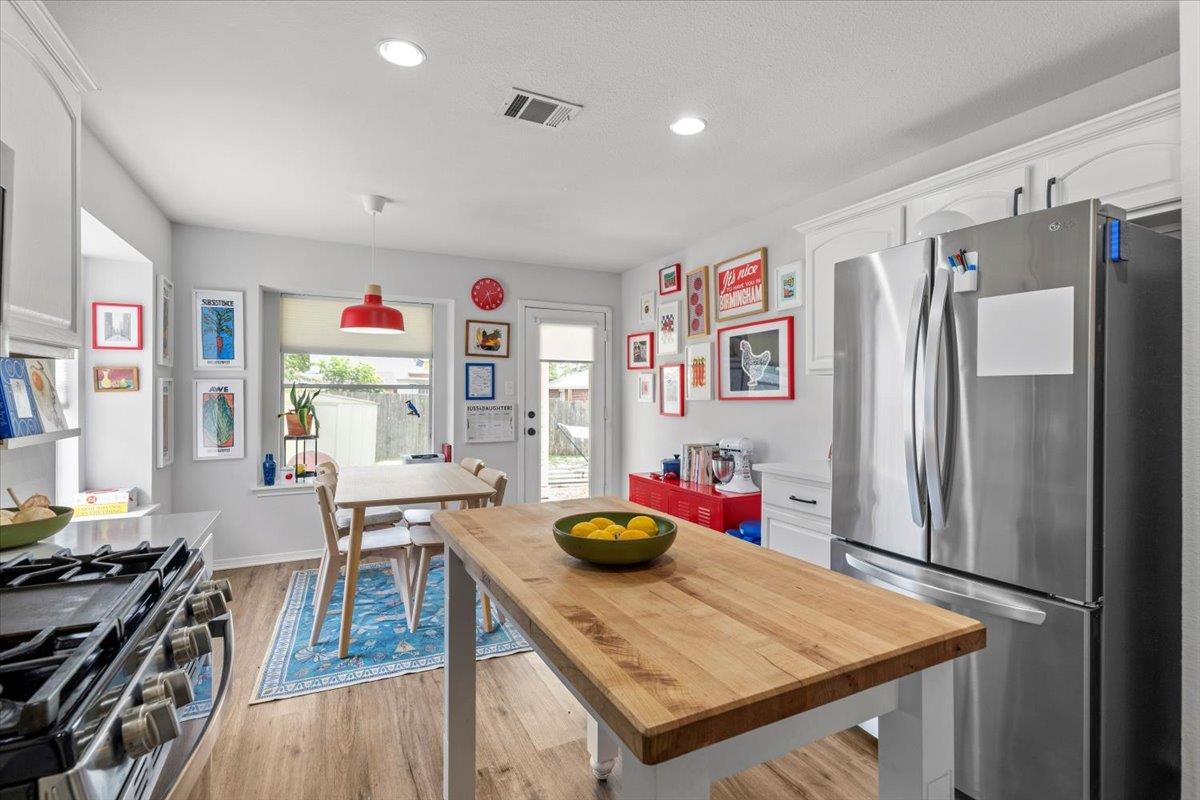 1125 Vincent PL — photo 3