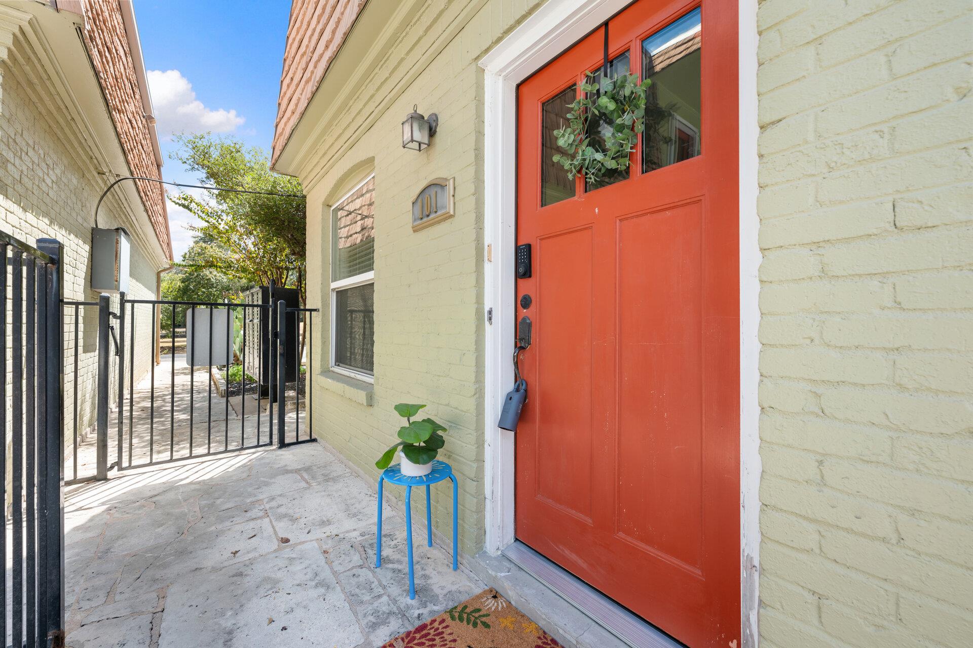 1500 Eastside DR #101 — photo 3