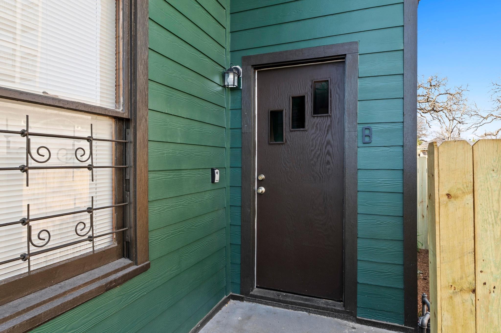 1308 12th ST #B — photo 3