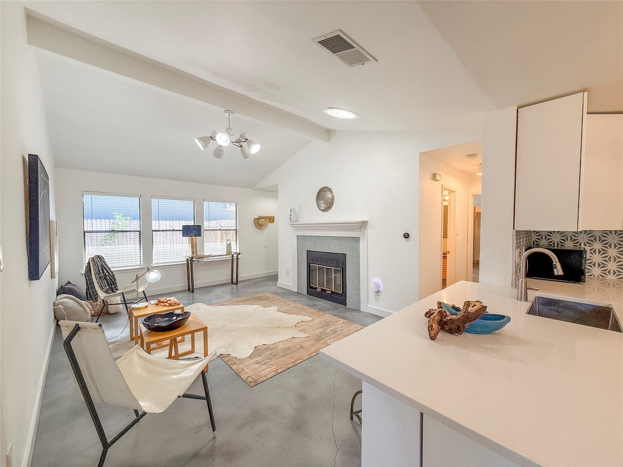 14527 Donald DR — photo 5