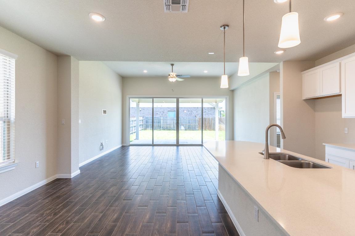 6802 Pleasanton PKWY — photo 3