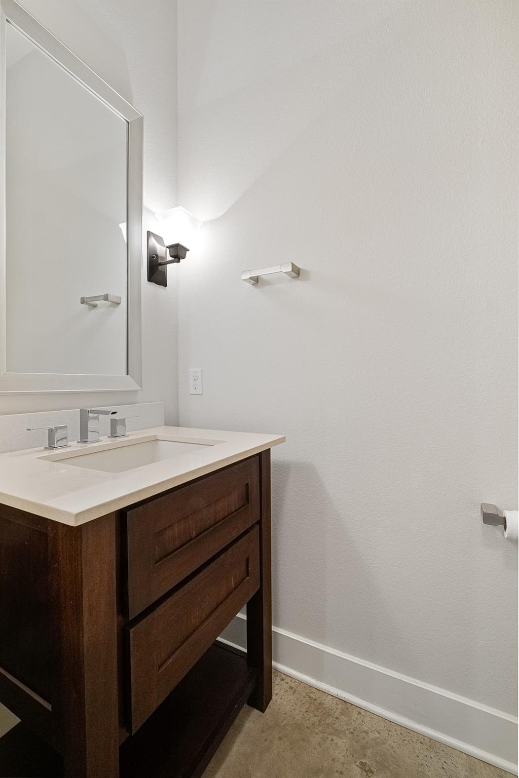 904 Freewater LN — photo 5