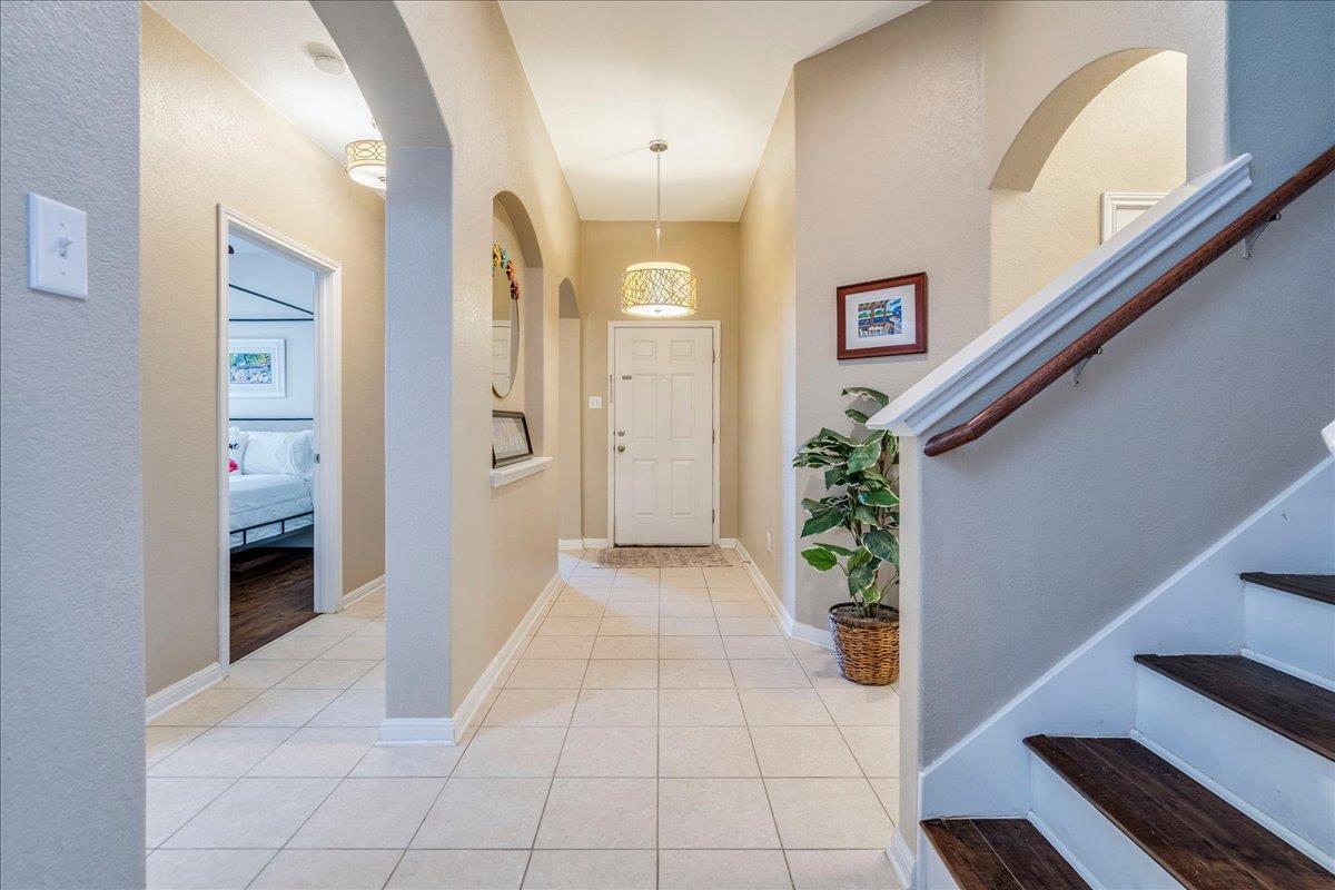172 Mistflower LN — photo 4