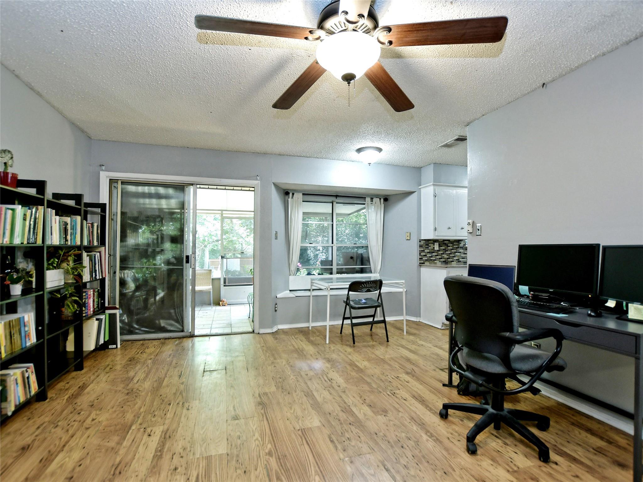 4911 Aberdeen CIR — photo 4