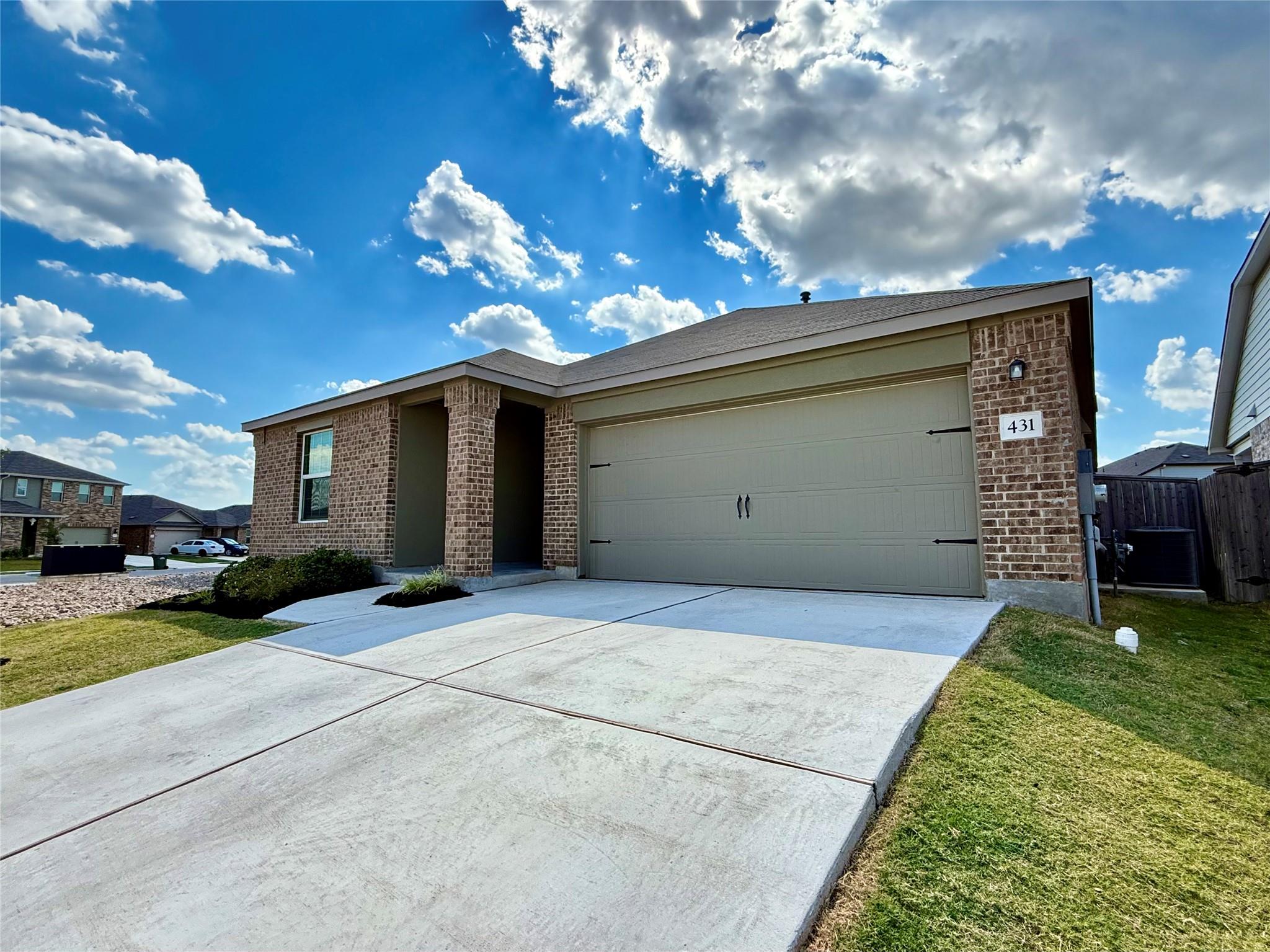 431 Sebring CIR — photo 3