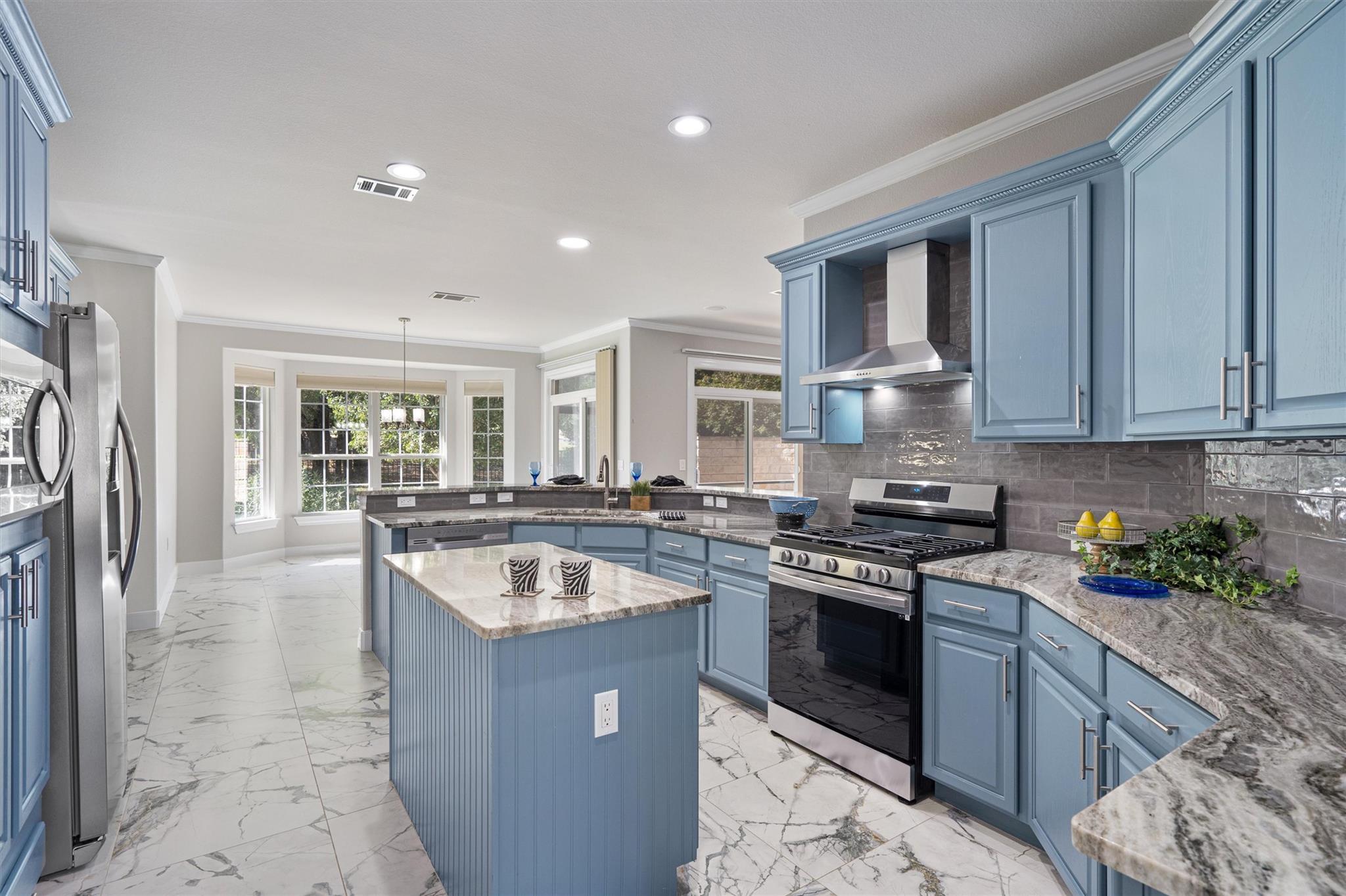 302 Armstrong DR