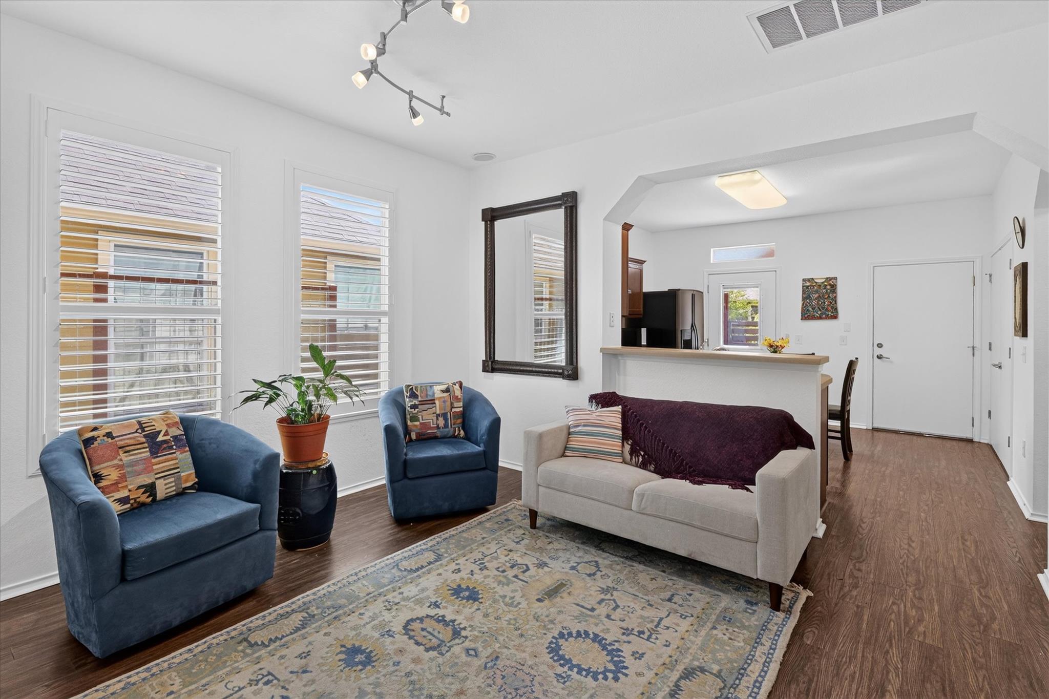 3820 Hermalinda ST — photo 4