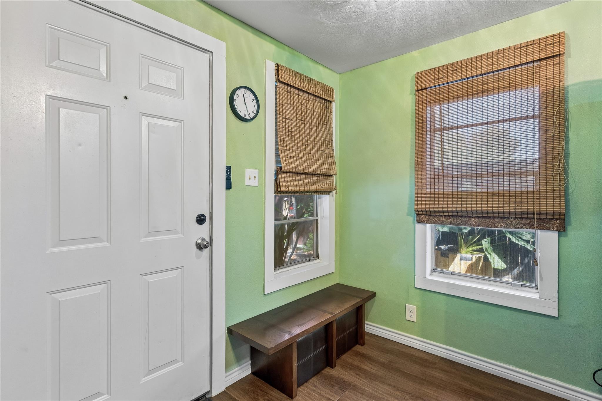 734 Neches ST — photo 5