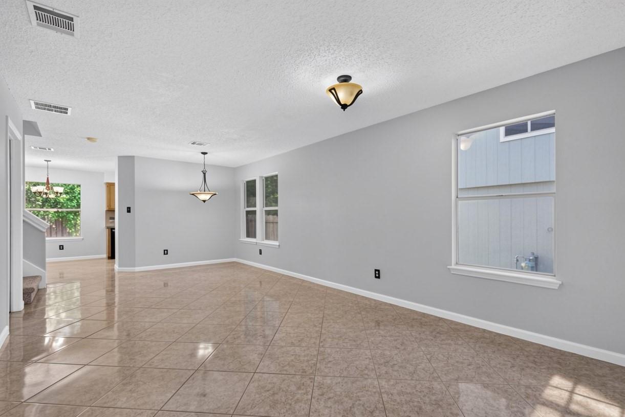 1410 Green Terrace DR — photo 3