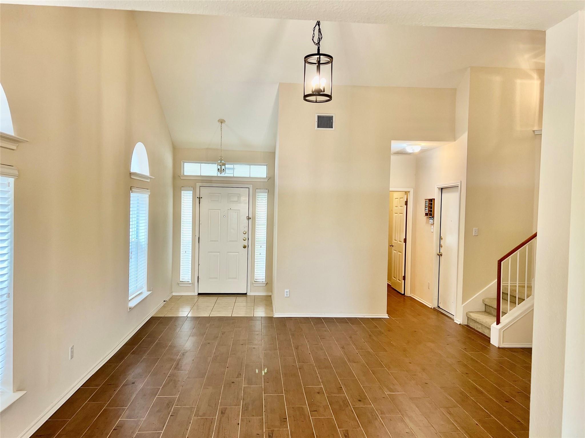 11309 Los Comancheros RD — photo 4