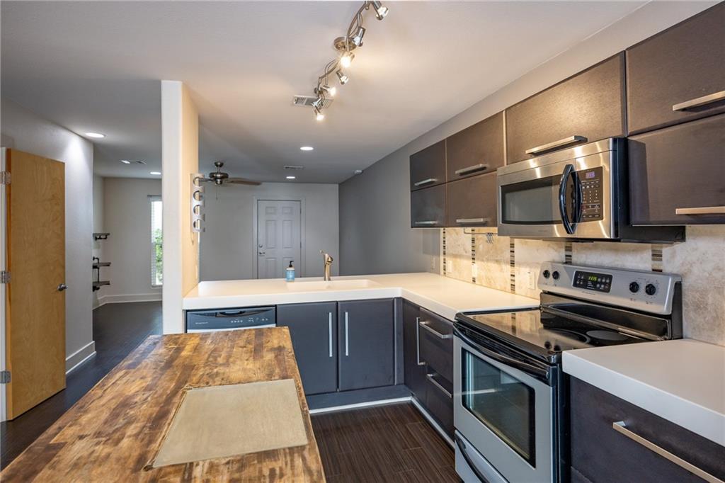 1101 Grove BLVD #106 — photo 4