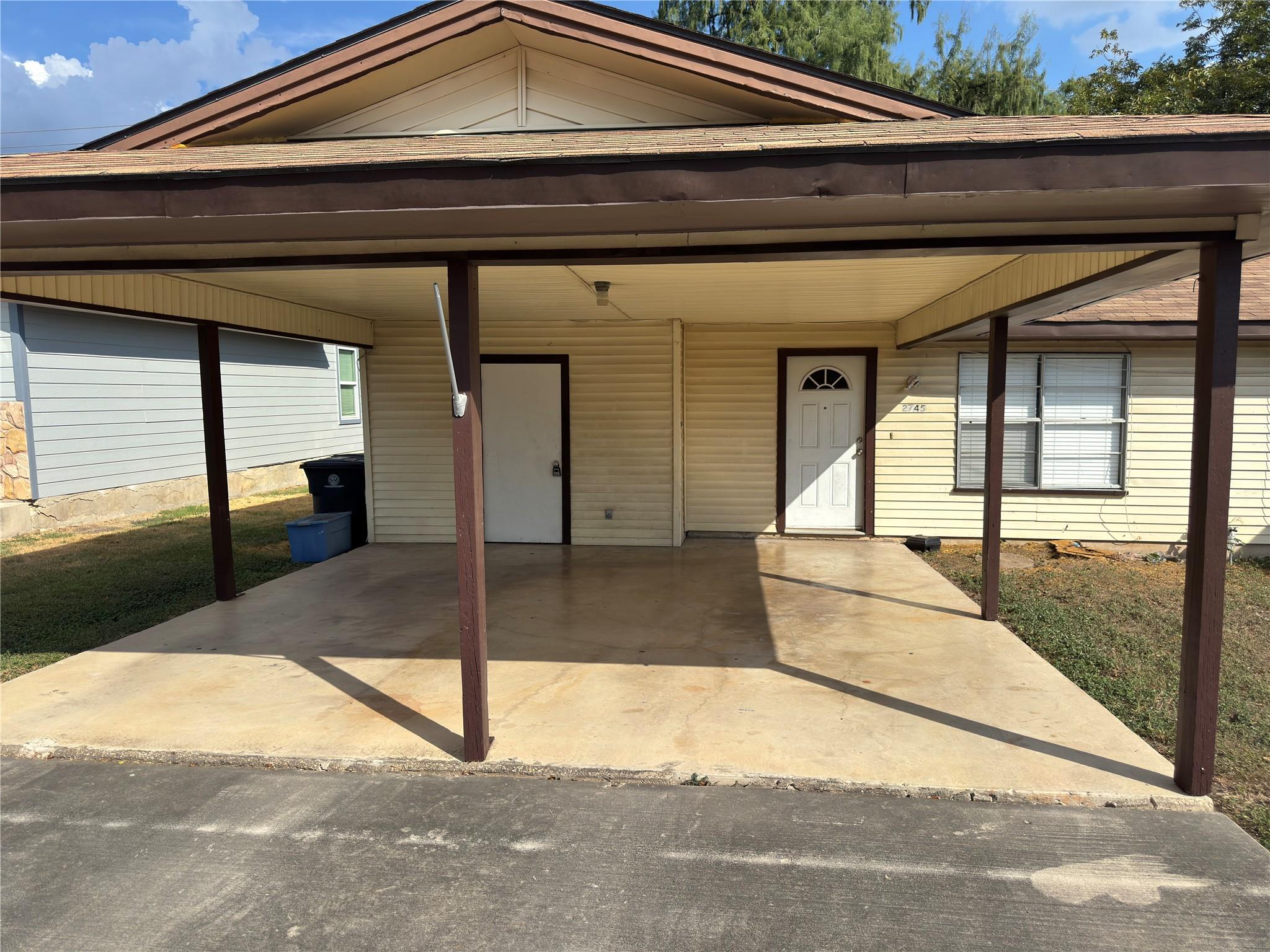 2745 Maple Tree RD — photo 4