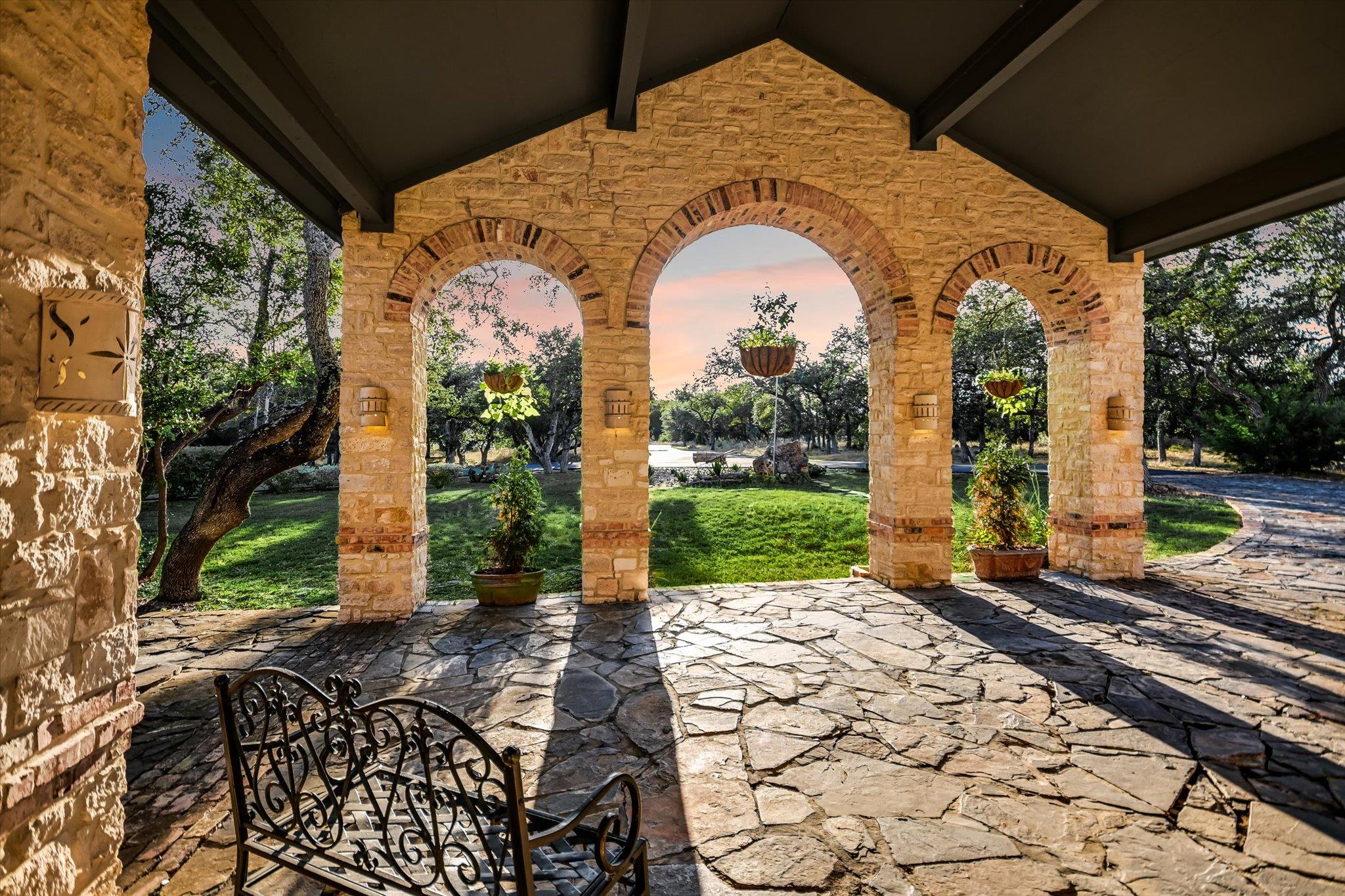 680 SADDLERIDGE DR — photo 4