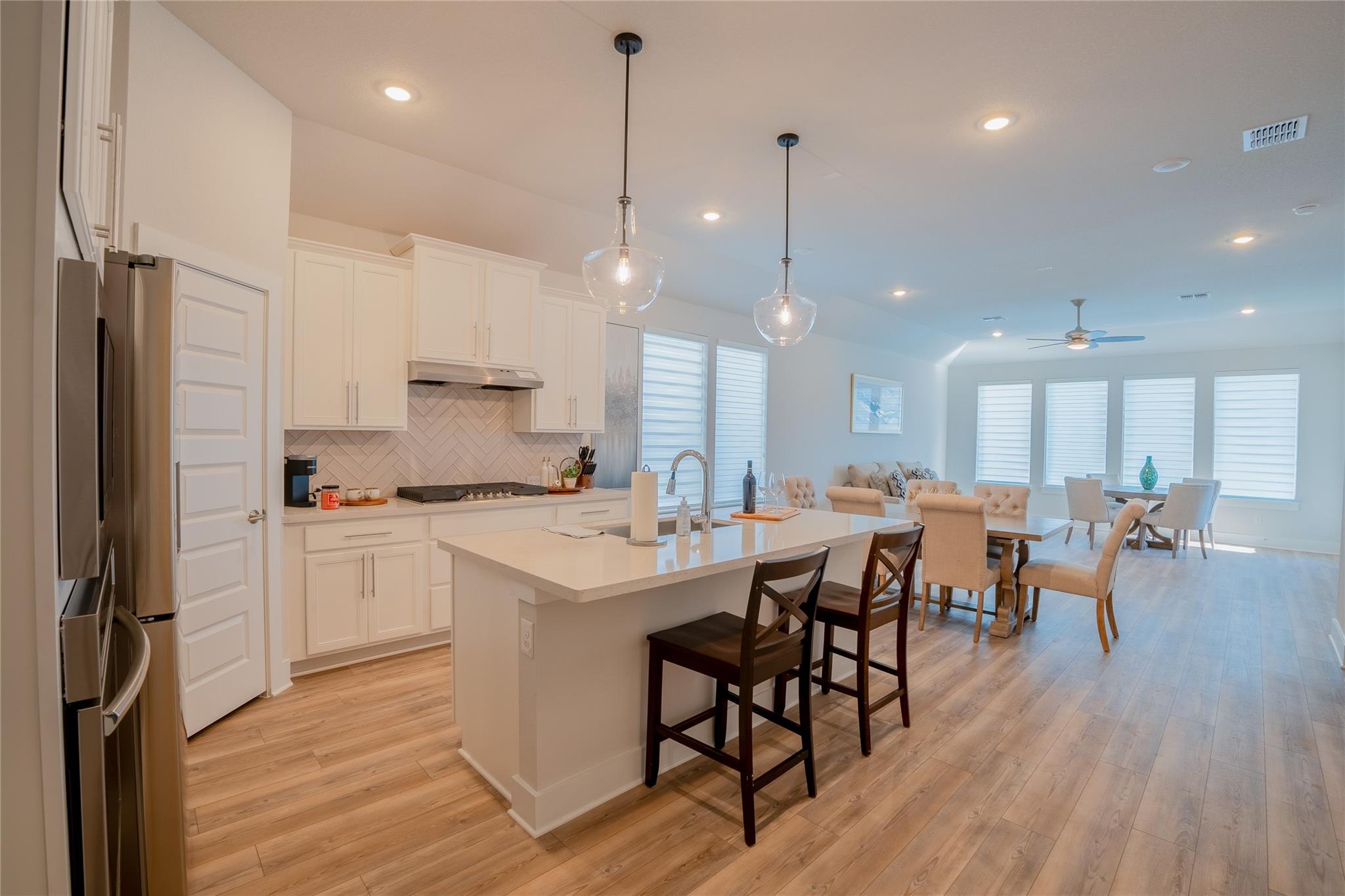 215 Grand Canyon WAY — photo 4