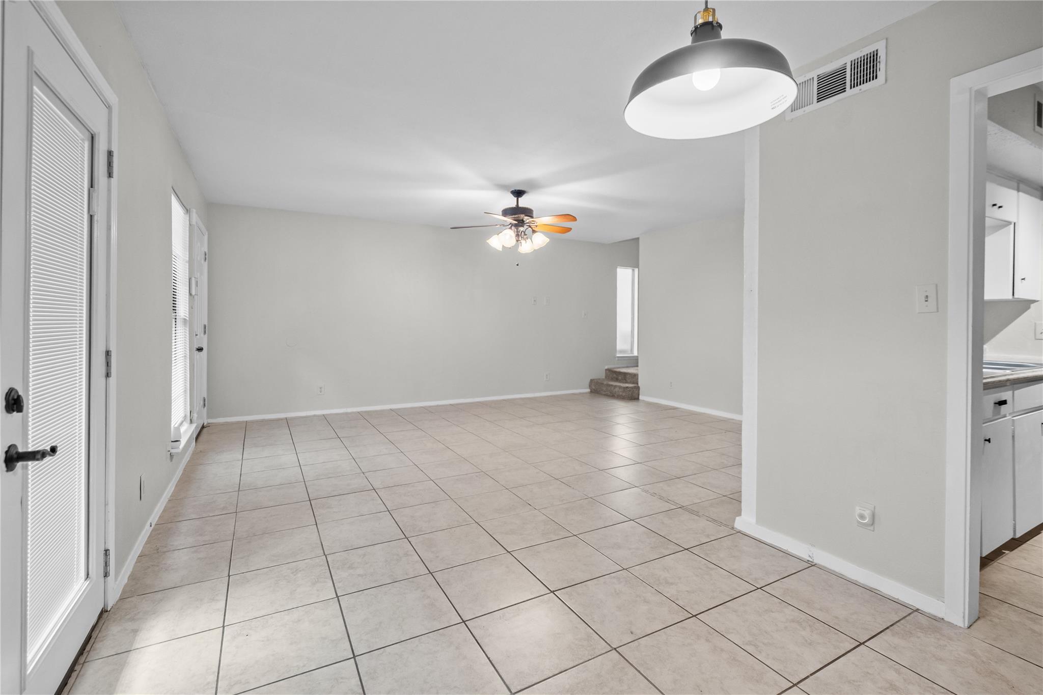 6718 Silvermine DR #302 — photo 4