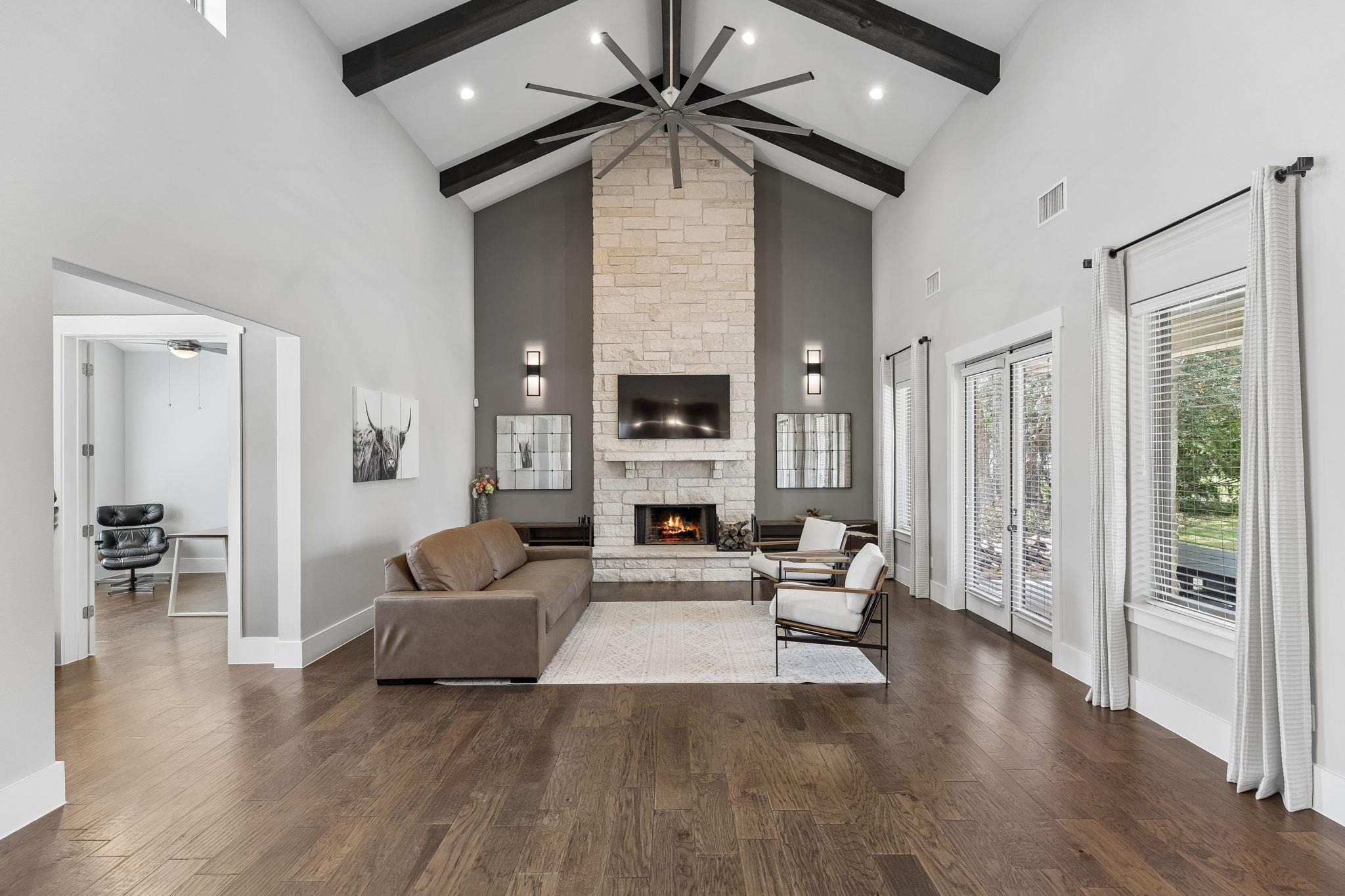 408 Old Pecan LN — photo 3